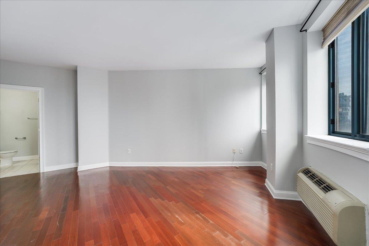 311 WASHINGTON ST Unit: 12C
