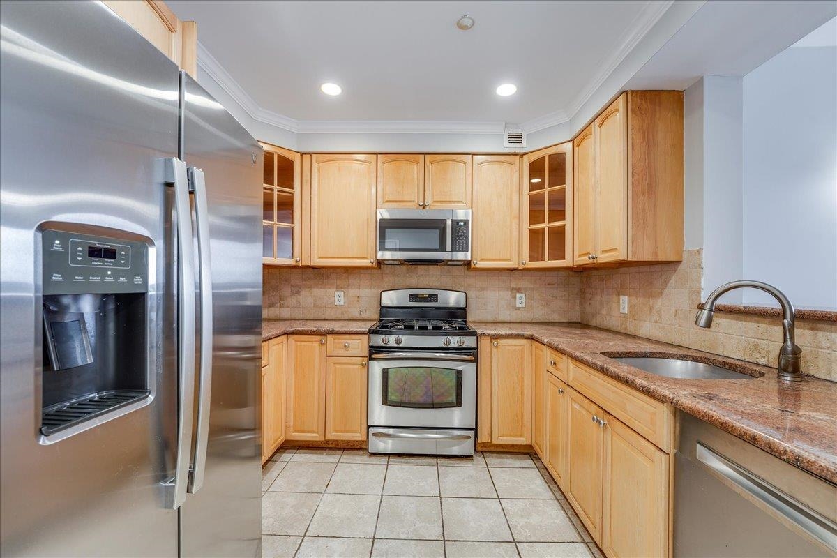 311 WASHINGTON ST Unit: 12C
