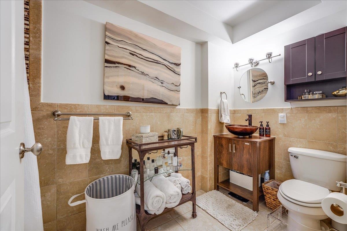 238 GROVE ST Unit: 1