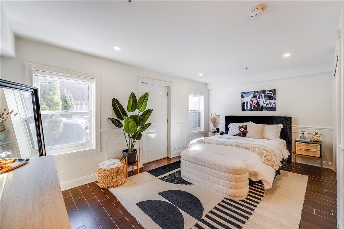 238 GROVE ST Unit: 1