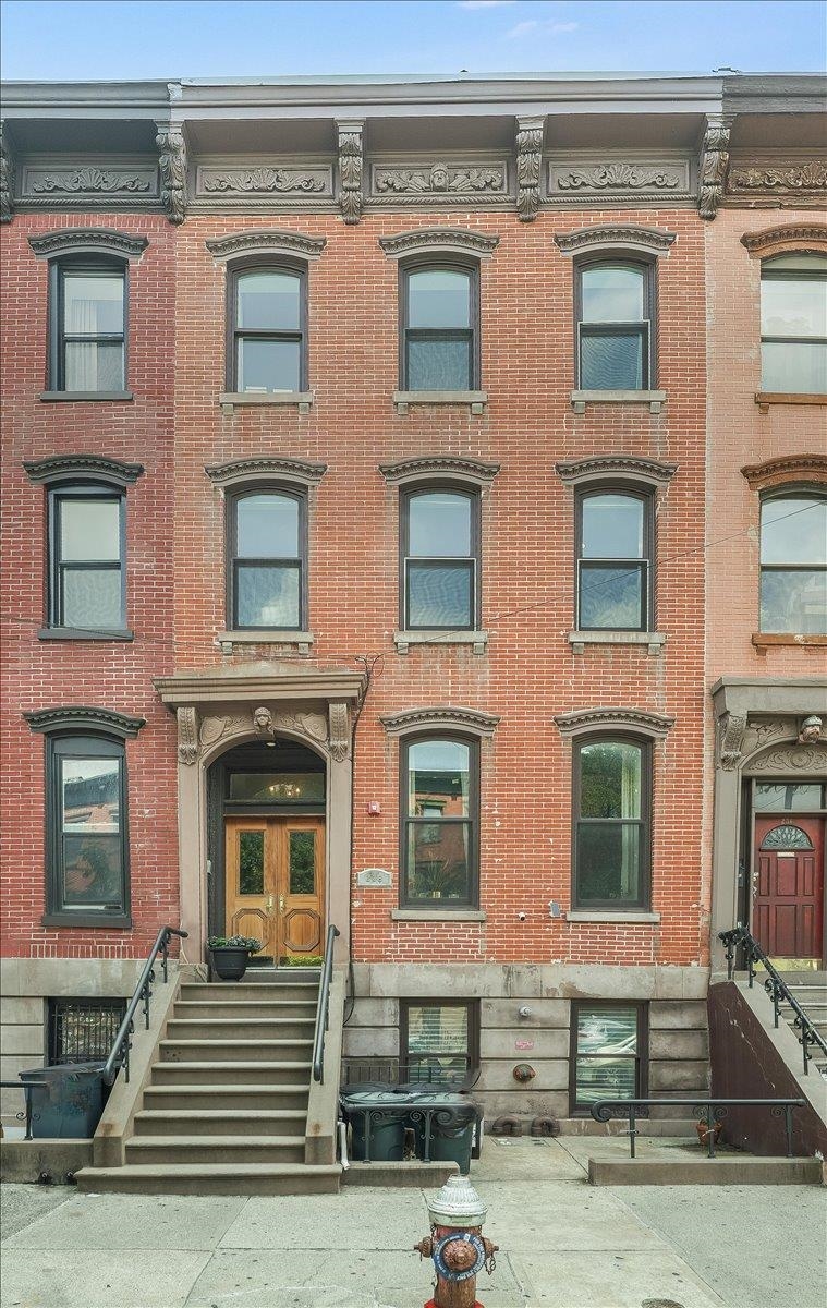 238 GROVE ST Unit: 1