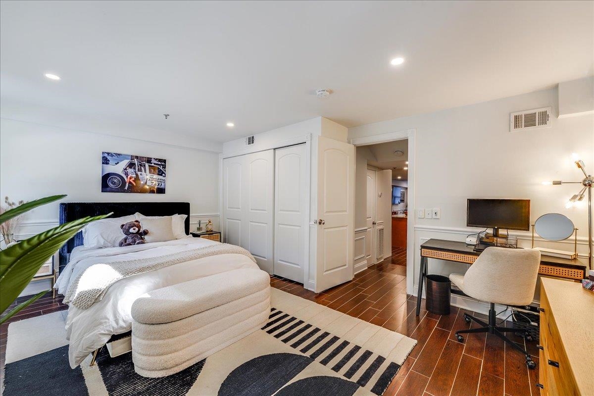 238 GROVE ST Unit: 1