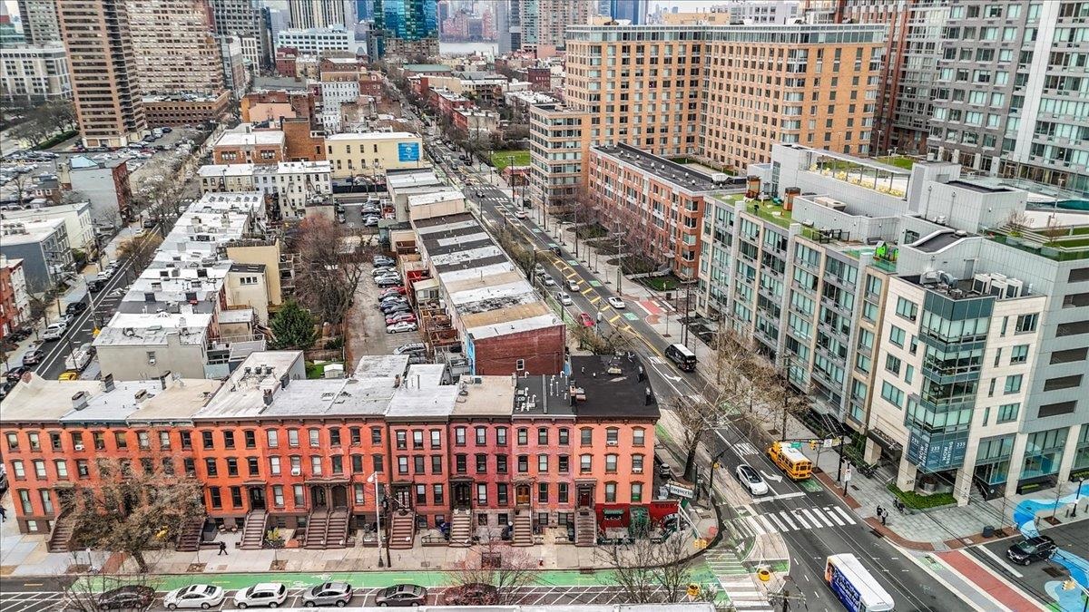 238 GROVE ST Unit: 1