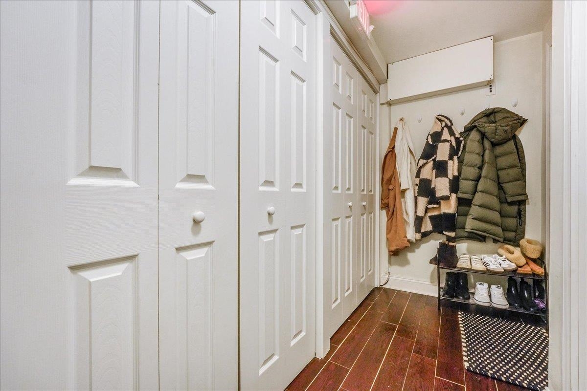 238 GROVE ST Unit: 1