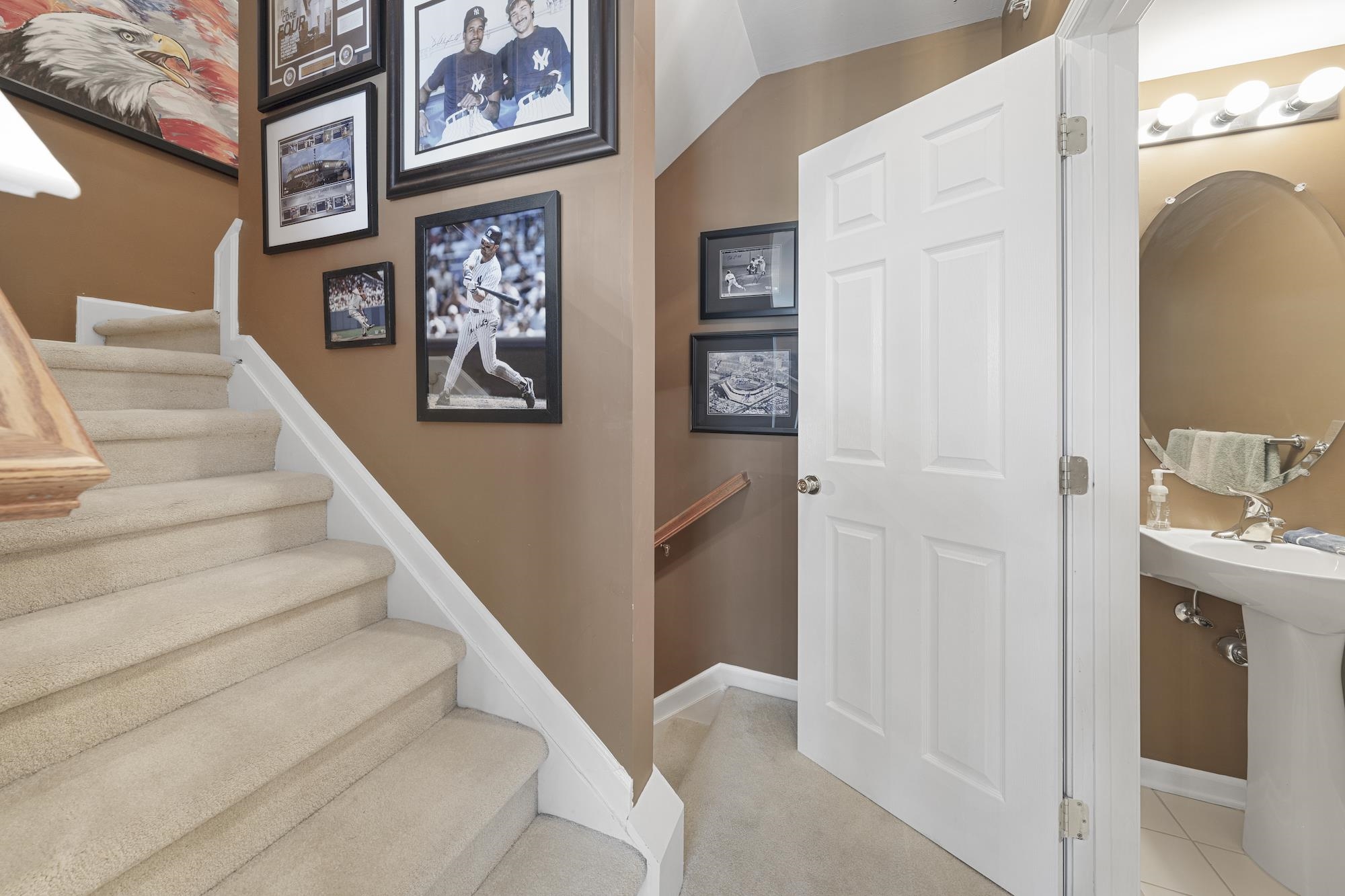 31 HUDSON CT