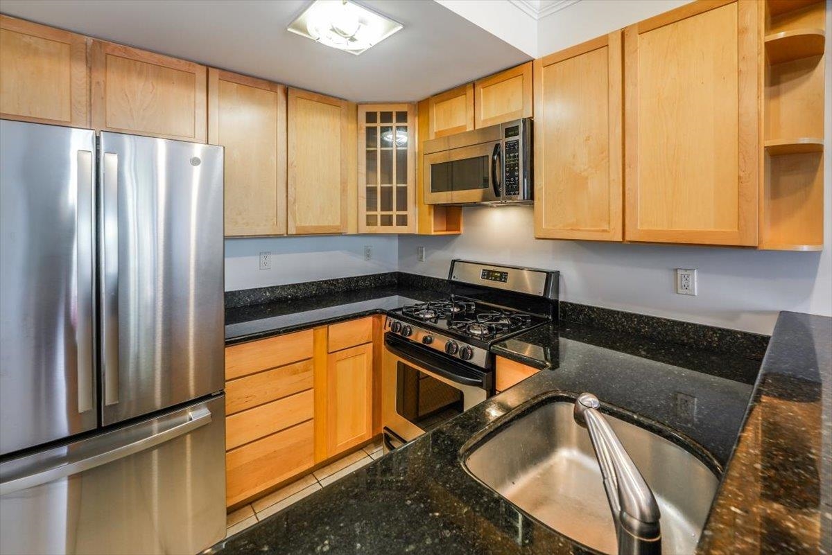 807 CLINTON ST Unit: 2B