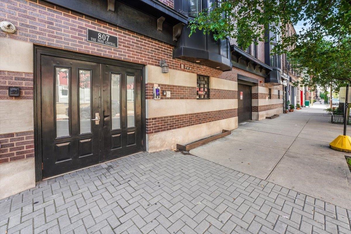 807 CLINTON ST Unit: 2B