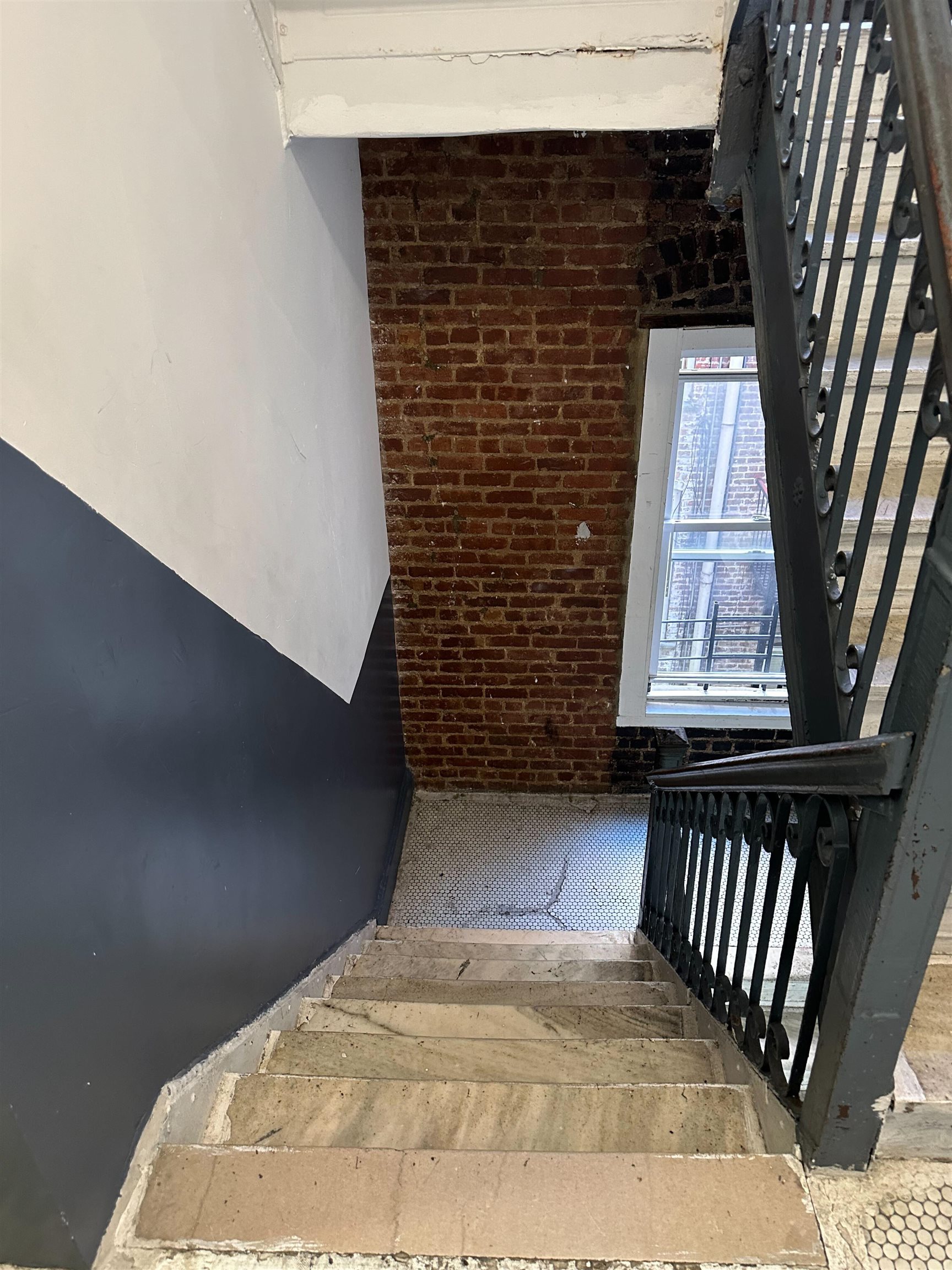 5612 HUDSON AVE Unit: APT 2C