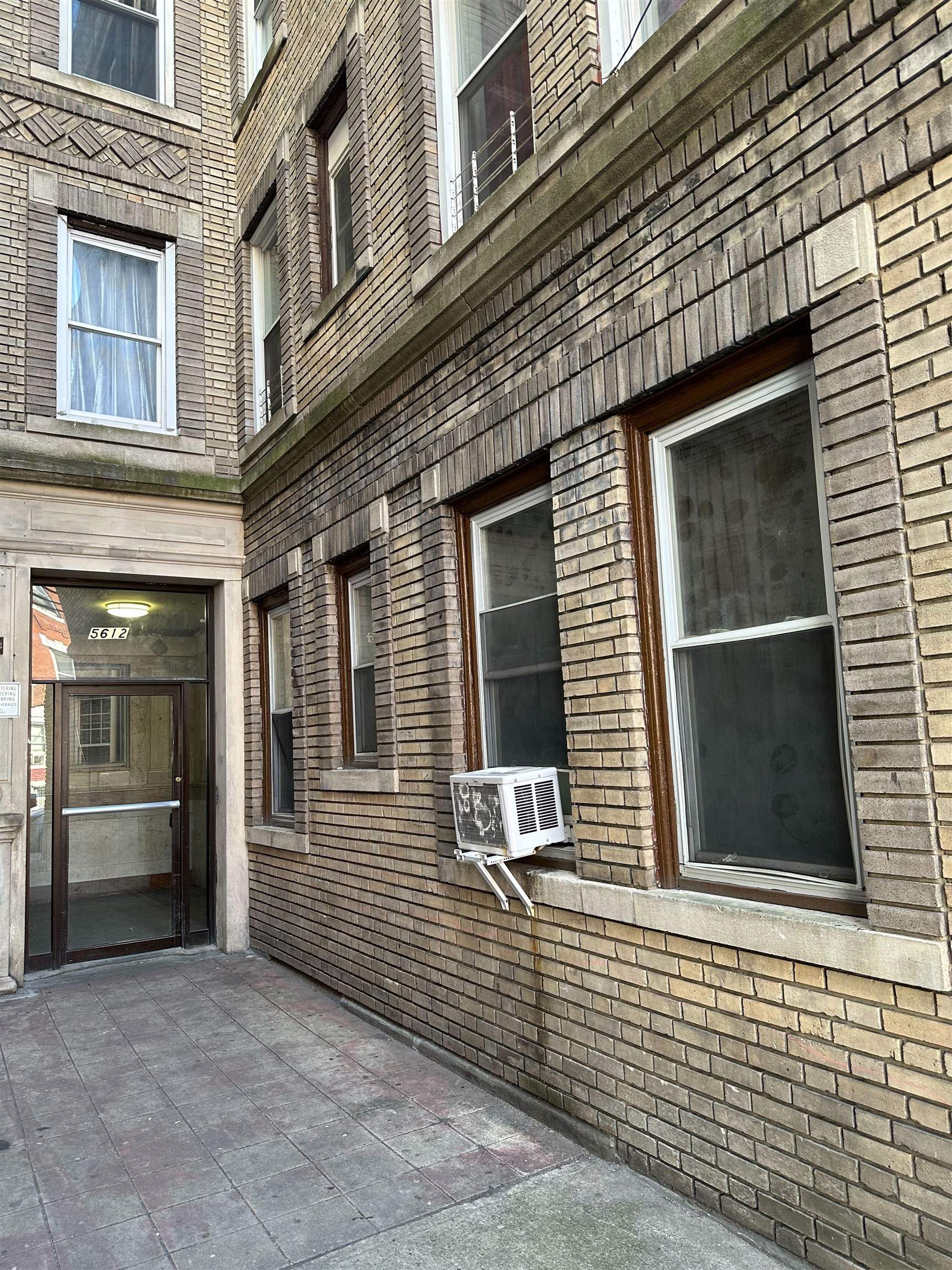 5612 HUDSON AVE Unit: APT 2C
