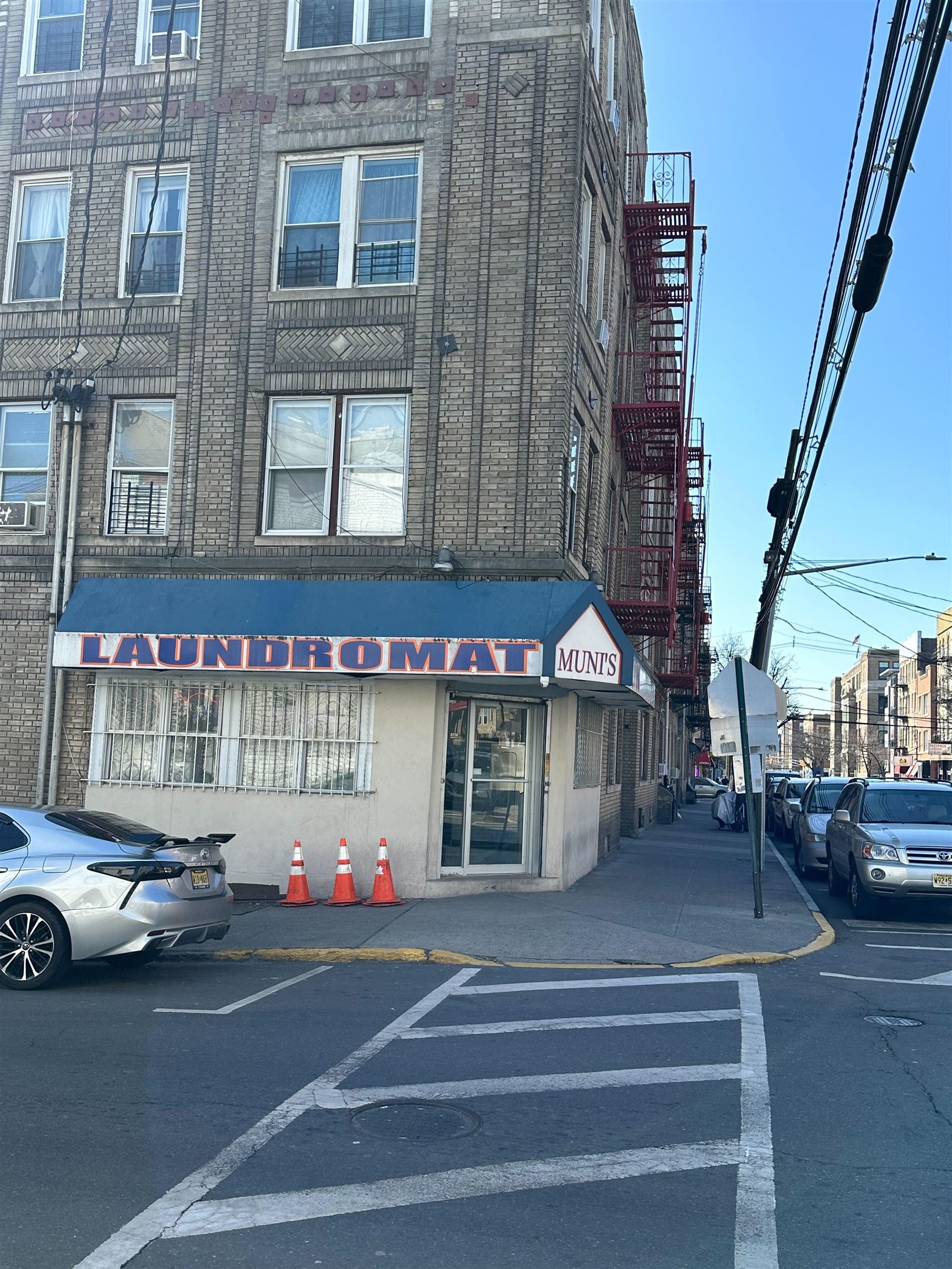 5612 HUDSON AVE Unit: APT 2C