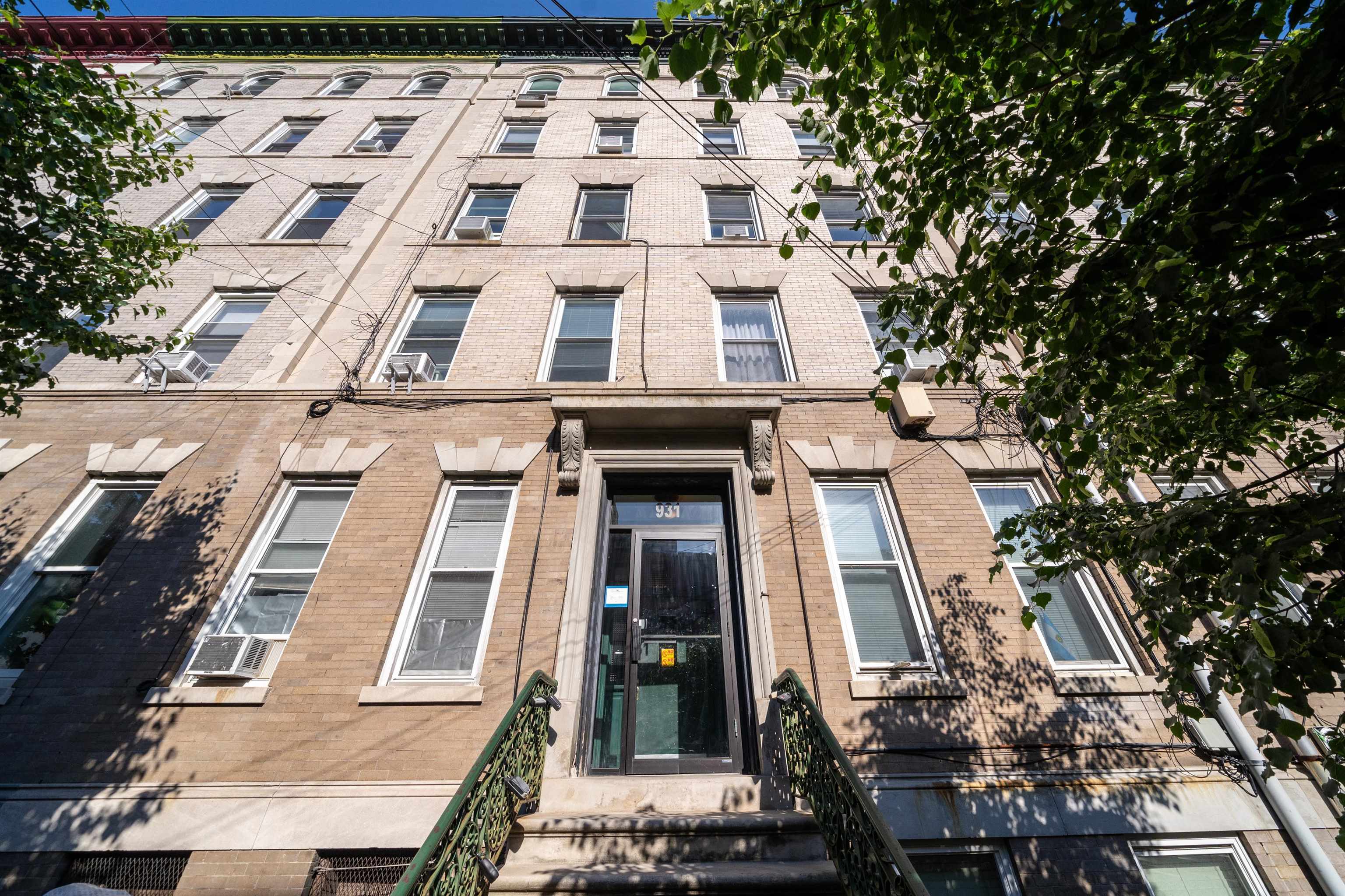 931 WILLOW AVE Unit: 4