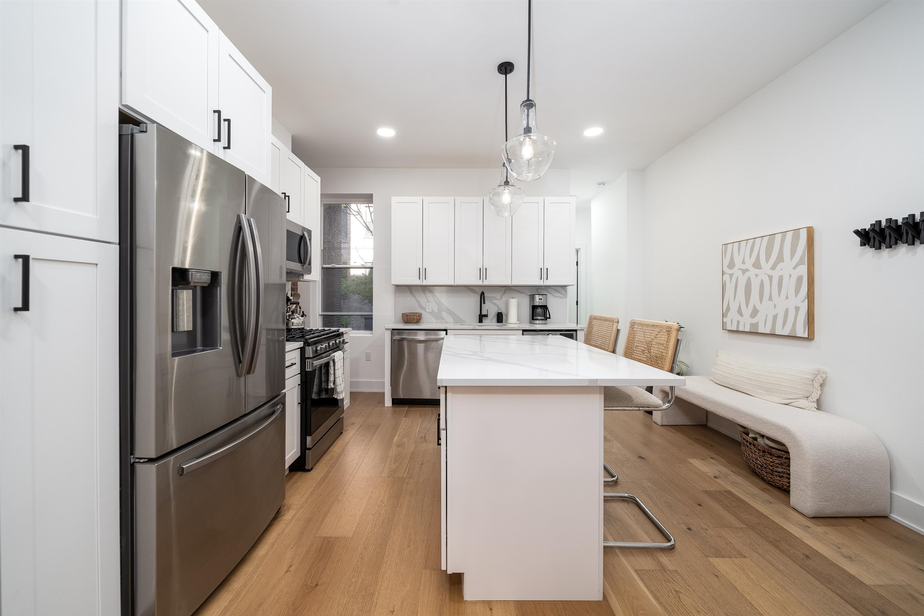 931 WILLOW AVE Unit: 4