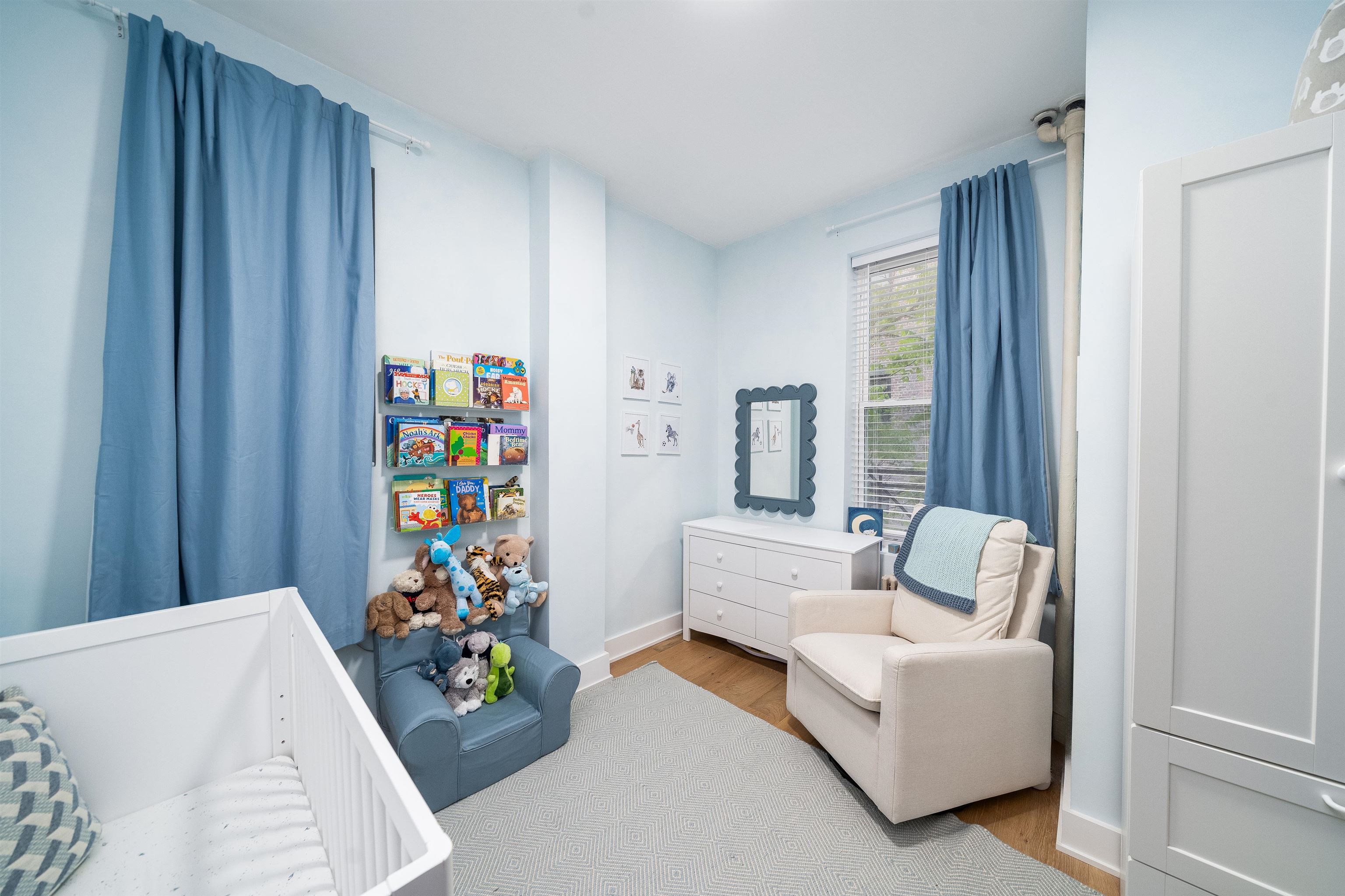 931 WILLOW AVE Unit: 4