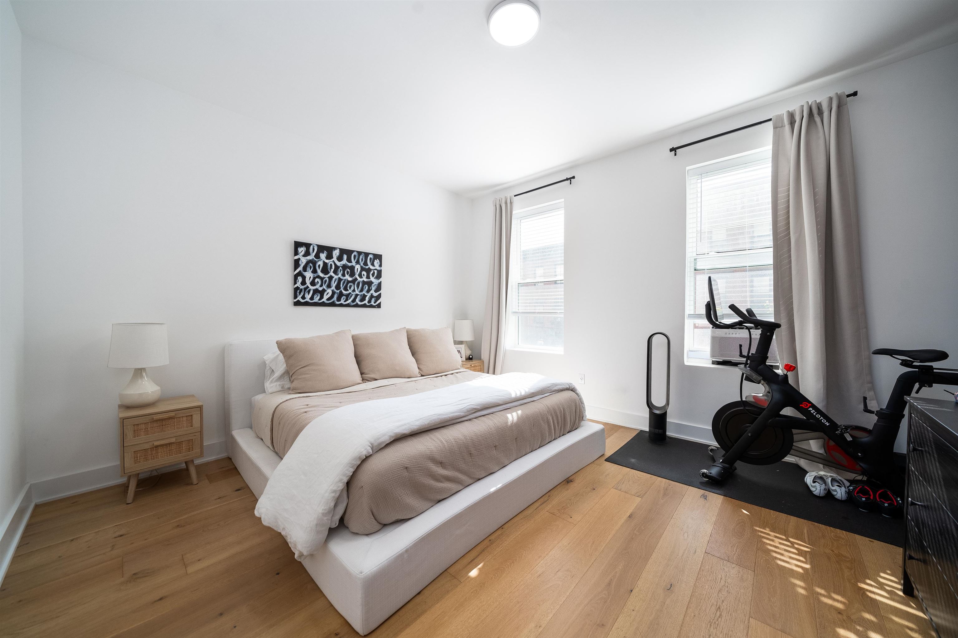 931 WILLOW AVE Unit: 4