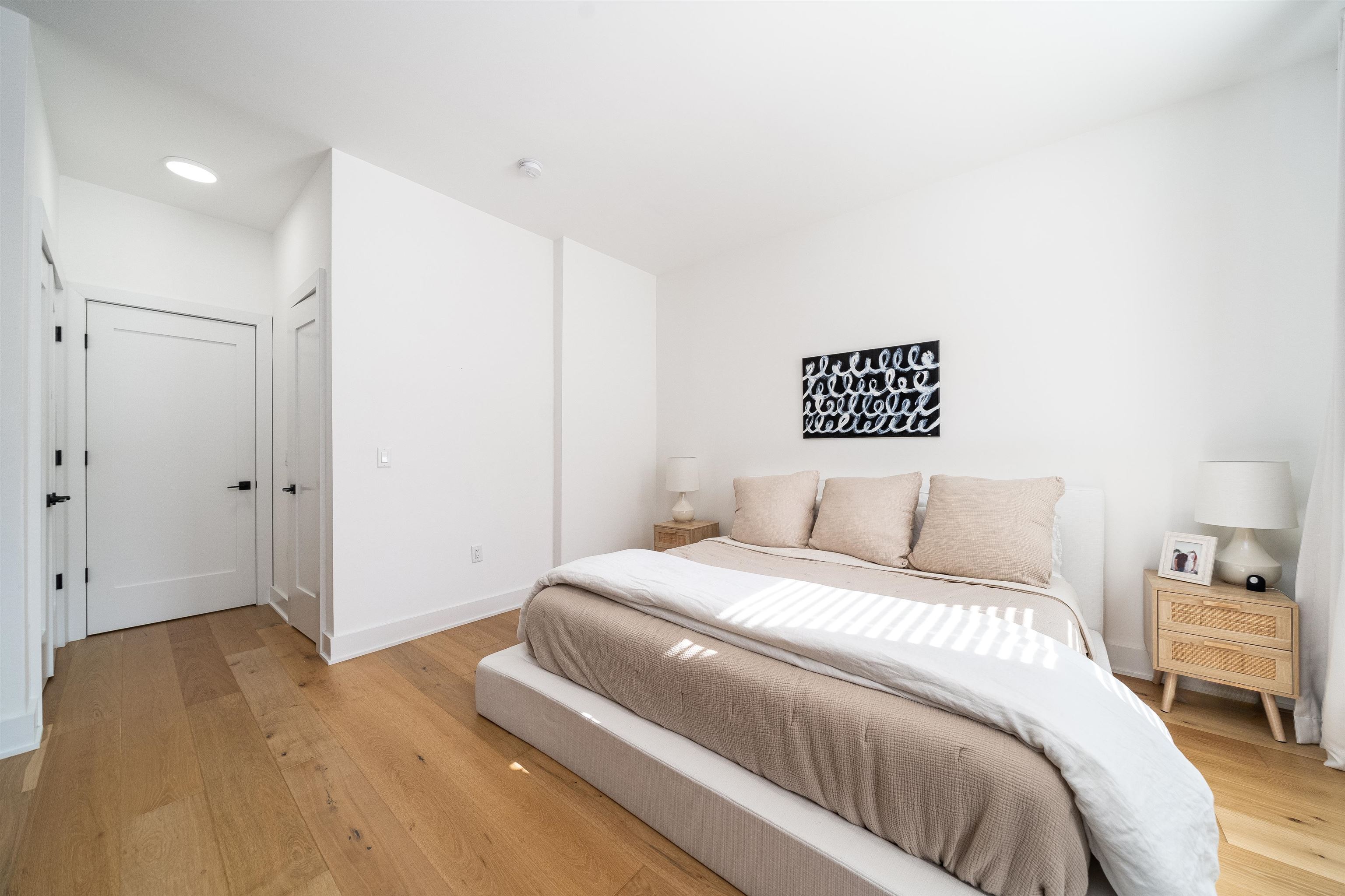 931 WILLOW AVE Unit: 4