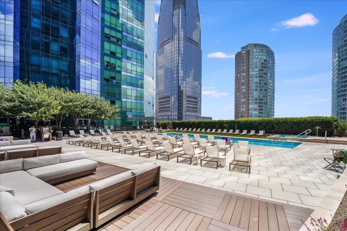 77 HUDSON ST Unit: 1604