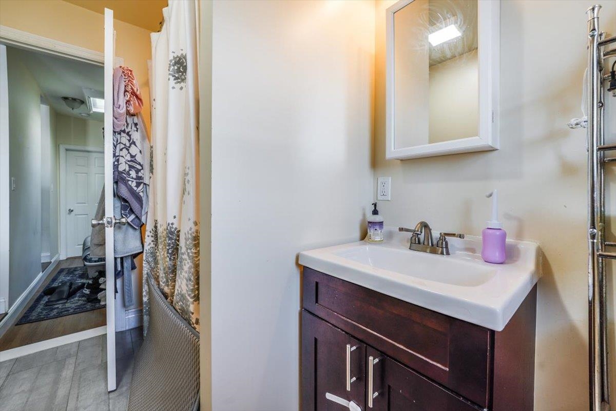 209 PARK AVE Unit: 3