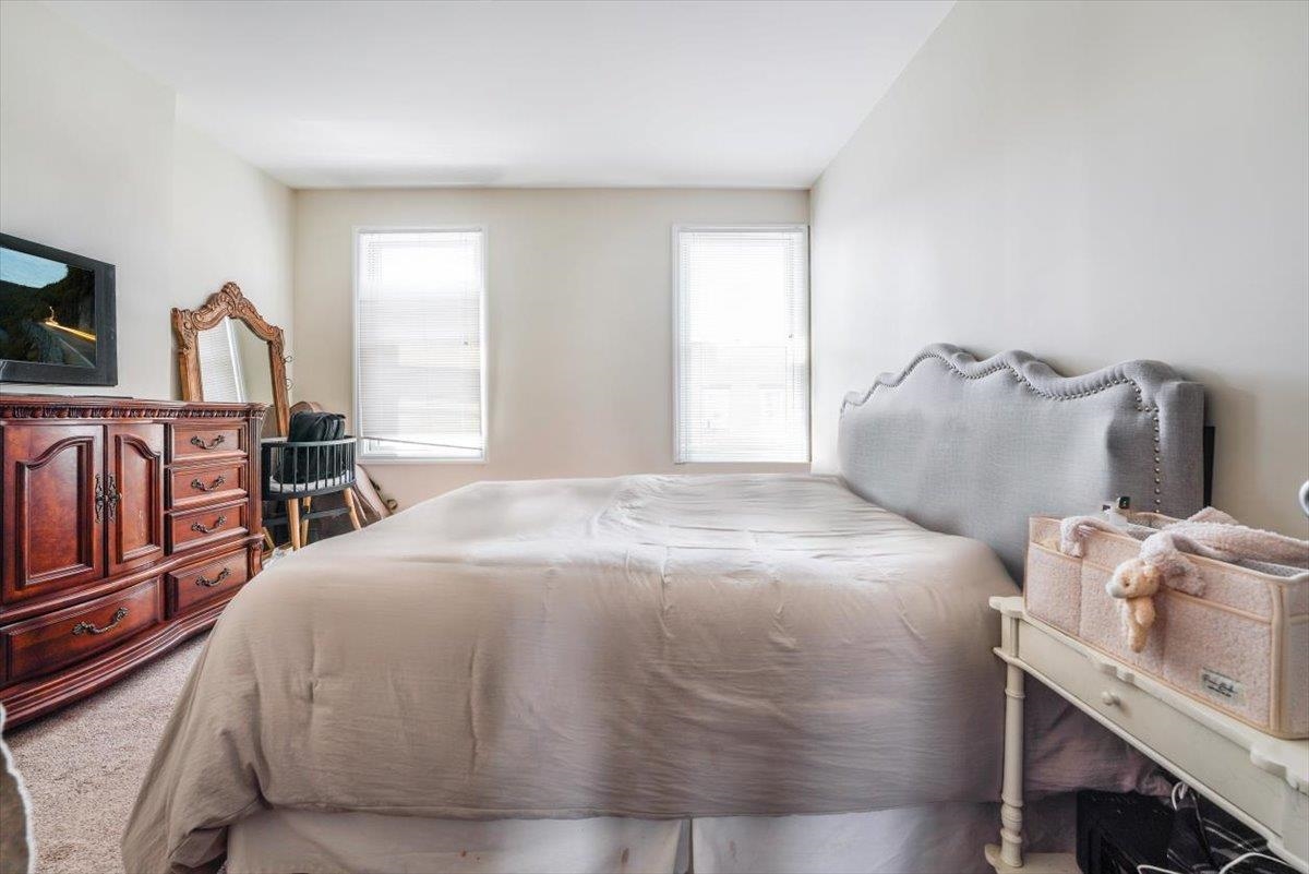 209 PARK AVE Unit: 3