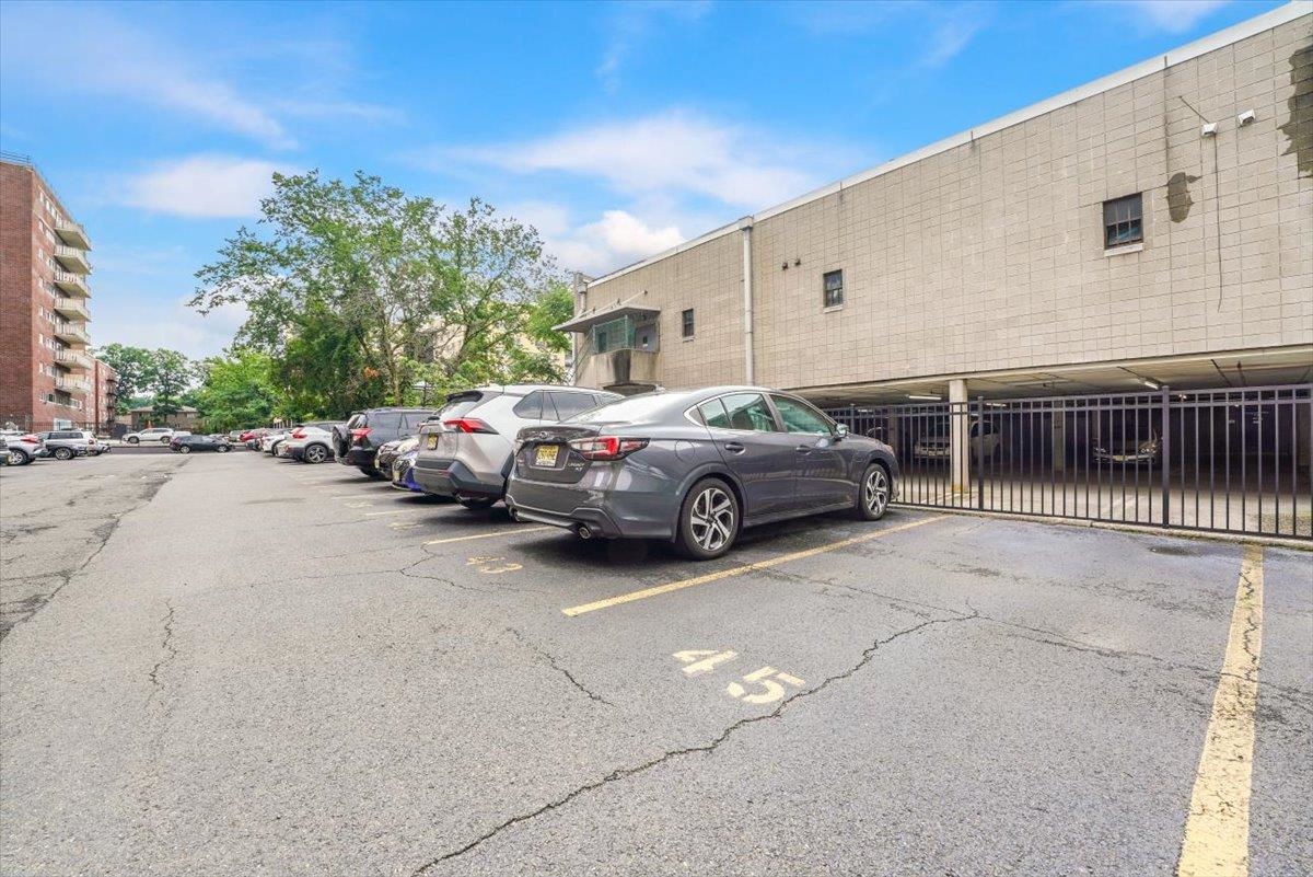 2160 CENTER AVE Unit: 2B