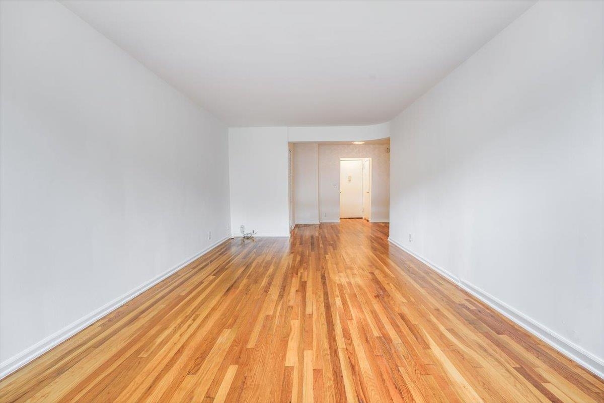 2160 CENTER AVE Unit: 2B