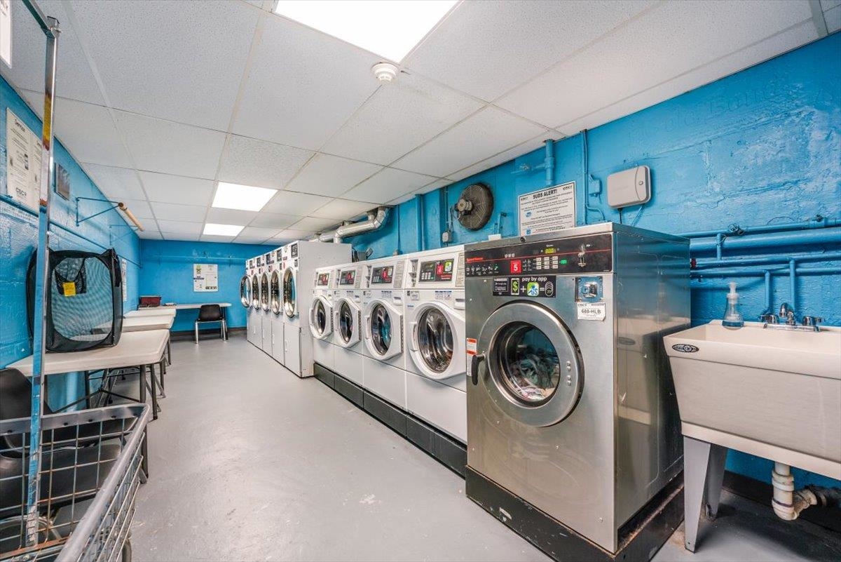 2160 CENTER AVE Unit: 2B