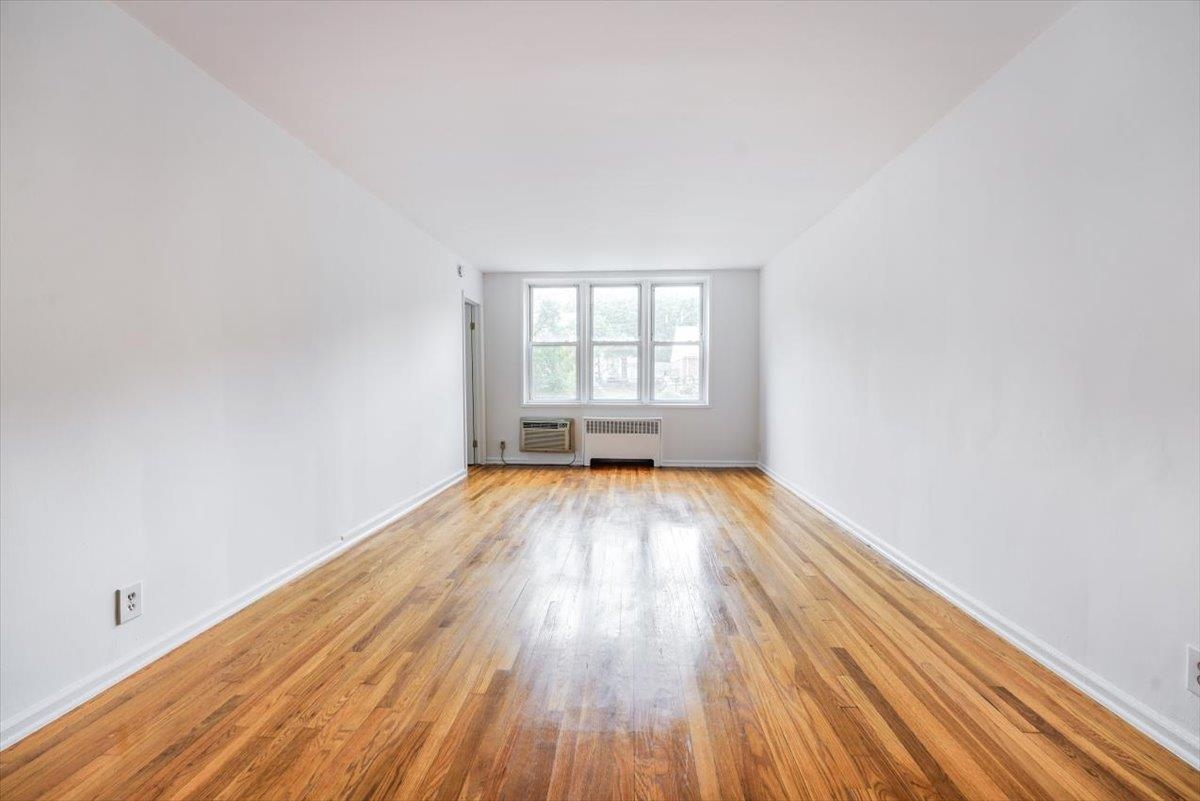 2160 CENTER AVE Unit: 2B