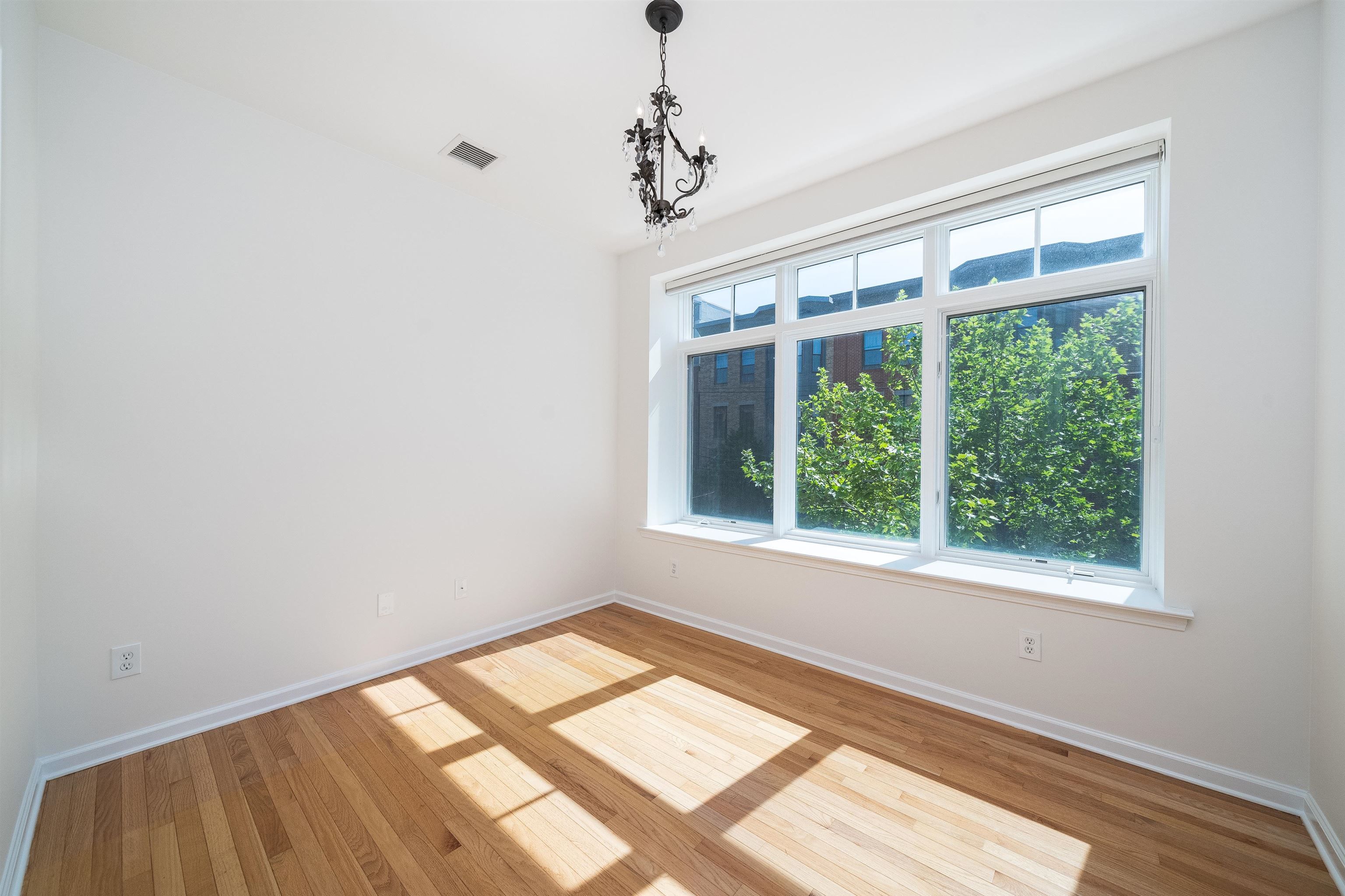 612 ADAMS ST Unit: 3