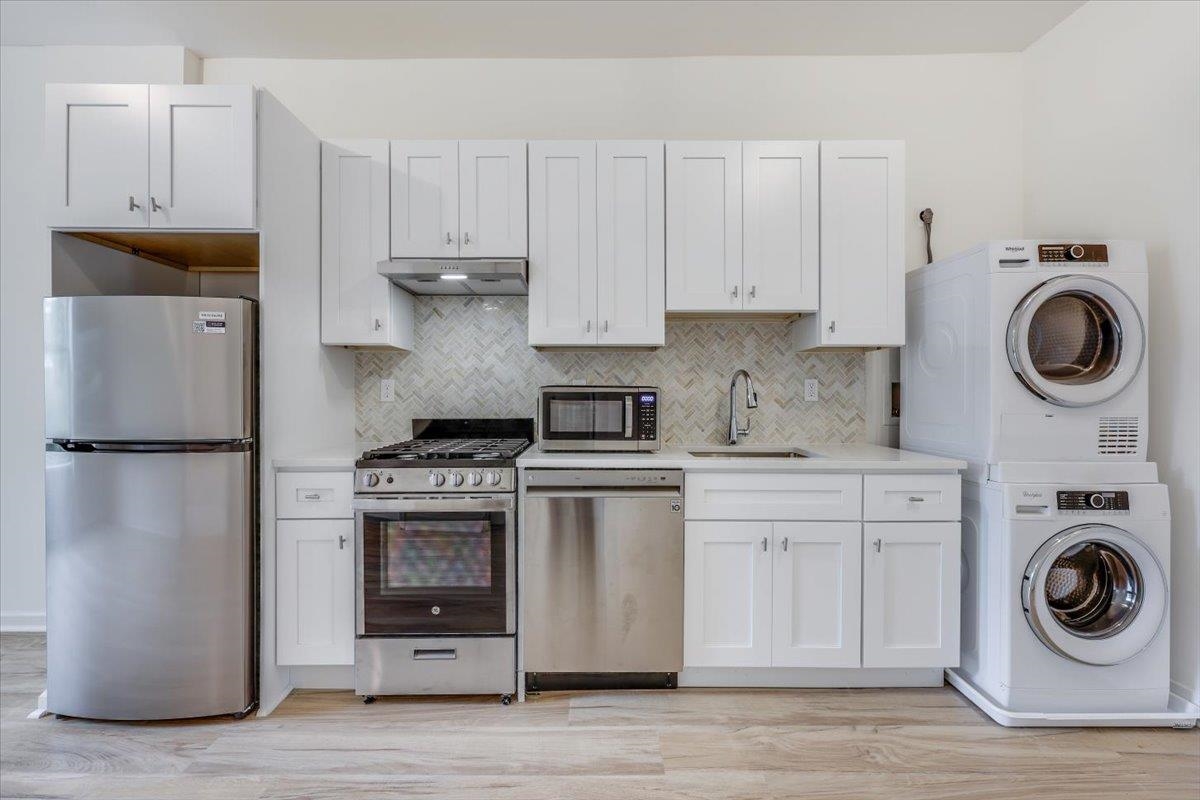 370 FORREST ST Unit: 3