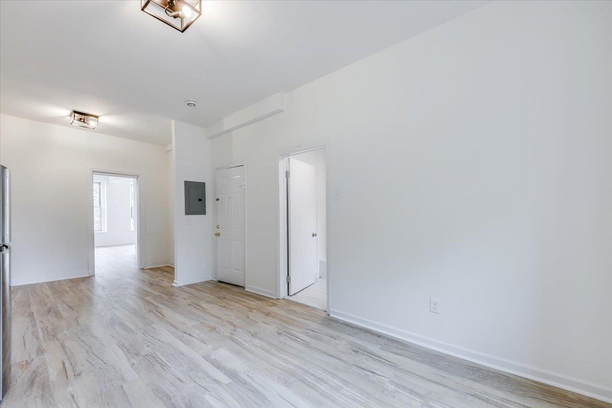 370 FORREST ST Unit: 3