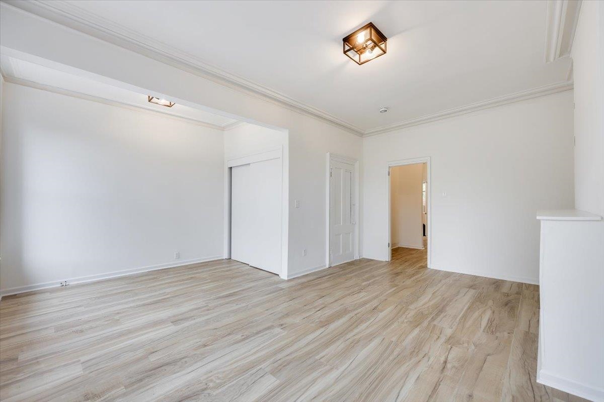 370 FORREST ST Unit: 3