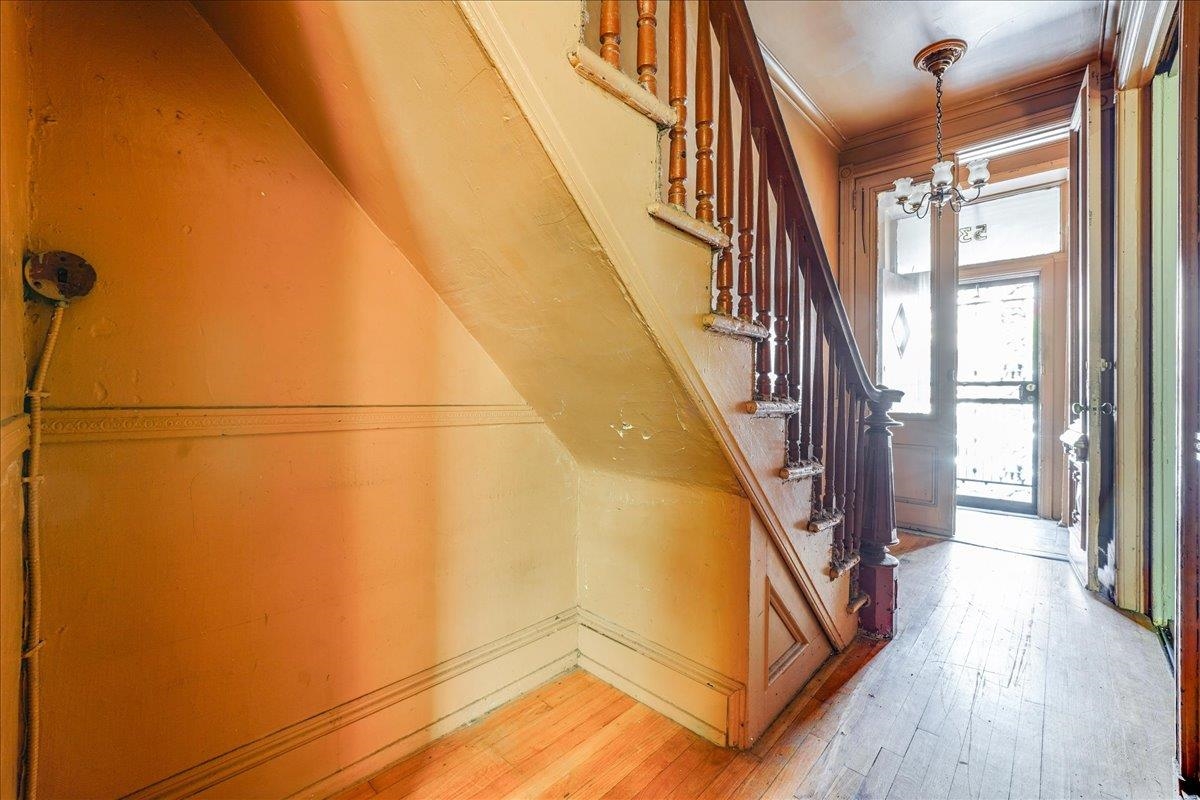 53 ASTOR PL