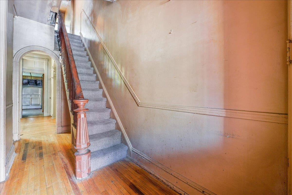 53 ASTOR PL