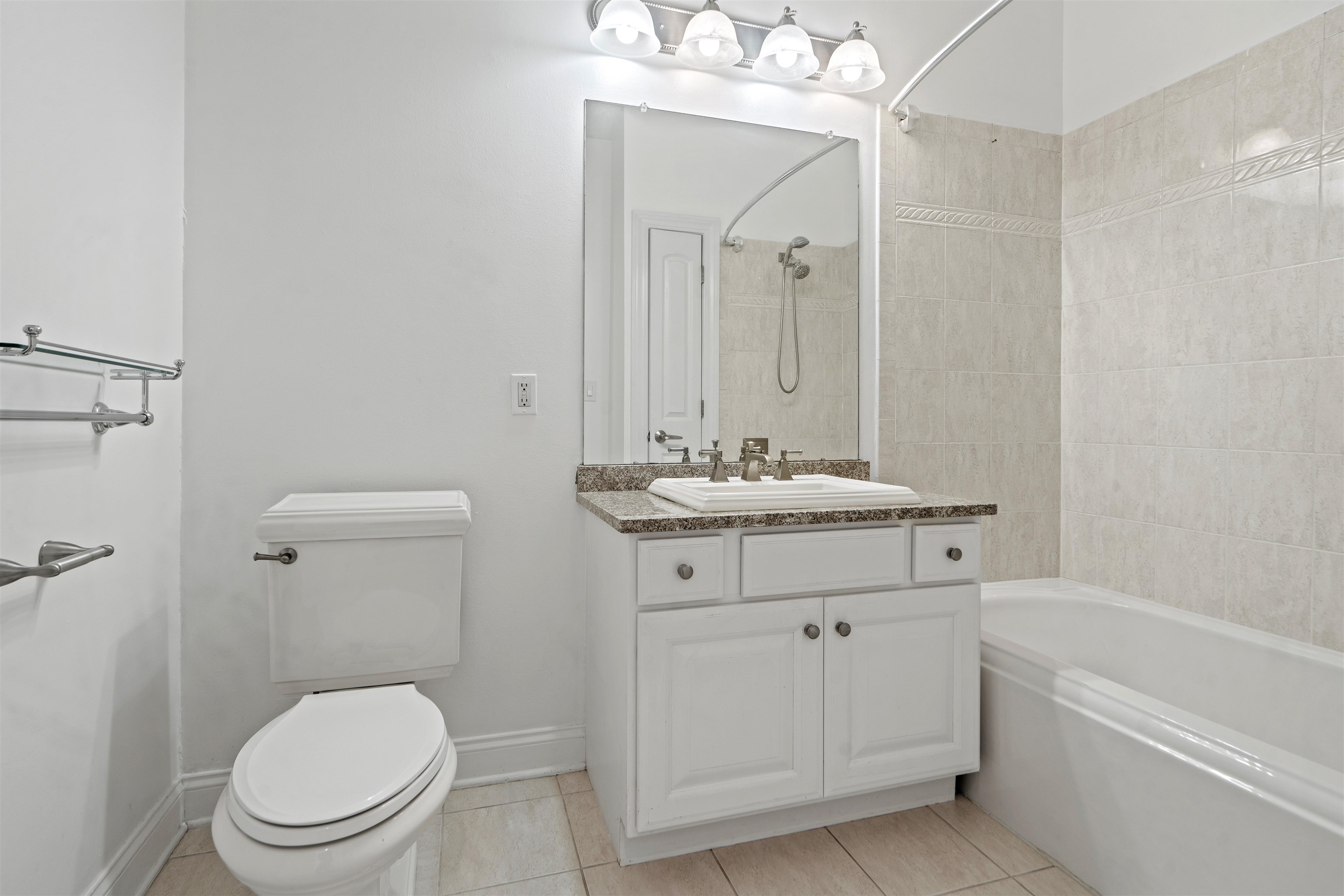 22 AVENUE AT PORT IMPERIAL Unit: 433