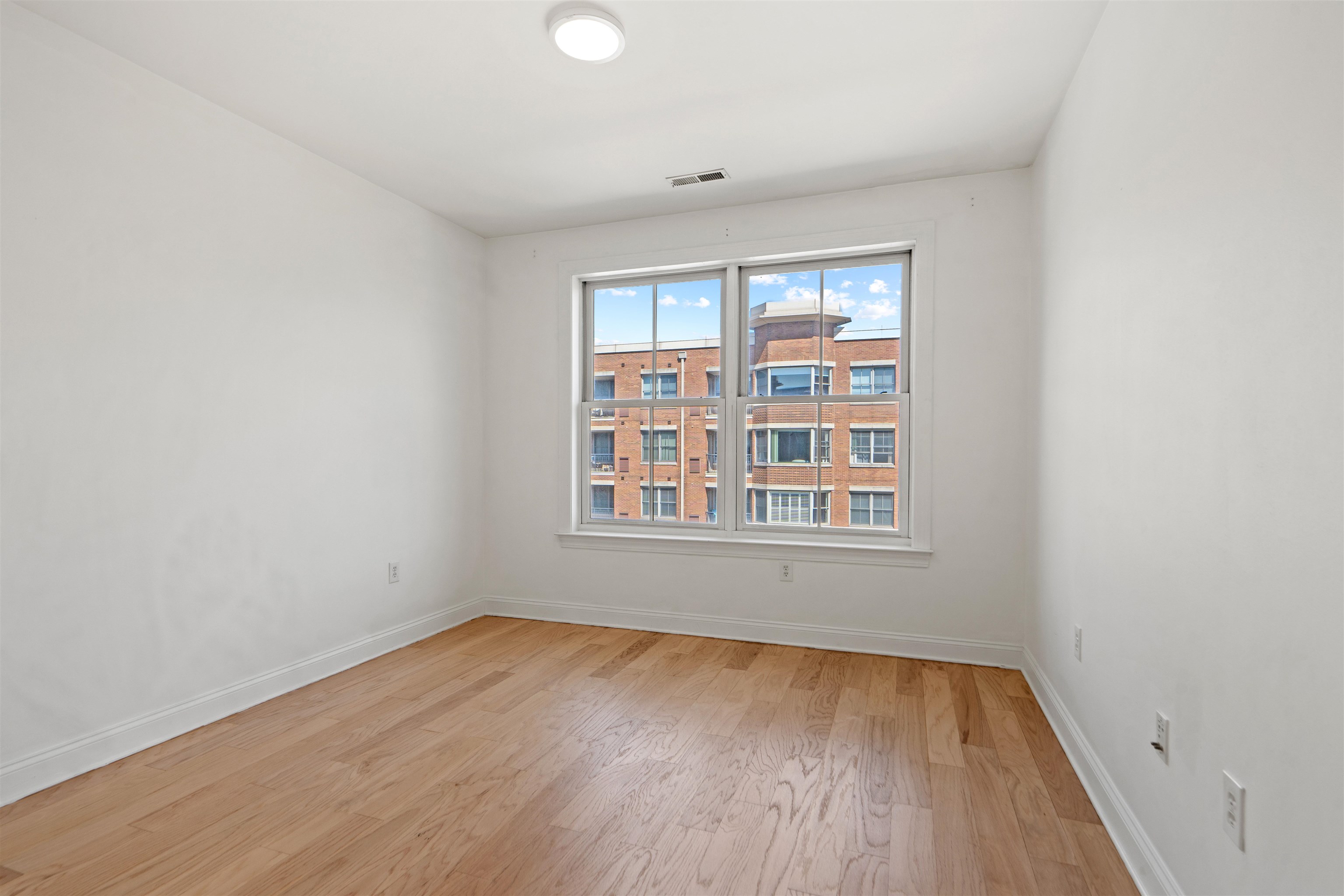 22 AVENUE AT PORT IMPERIAL Unit: 433