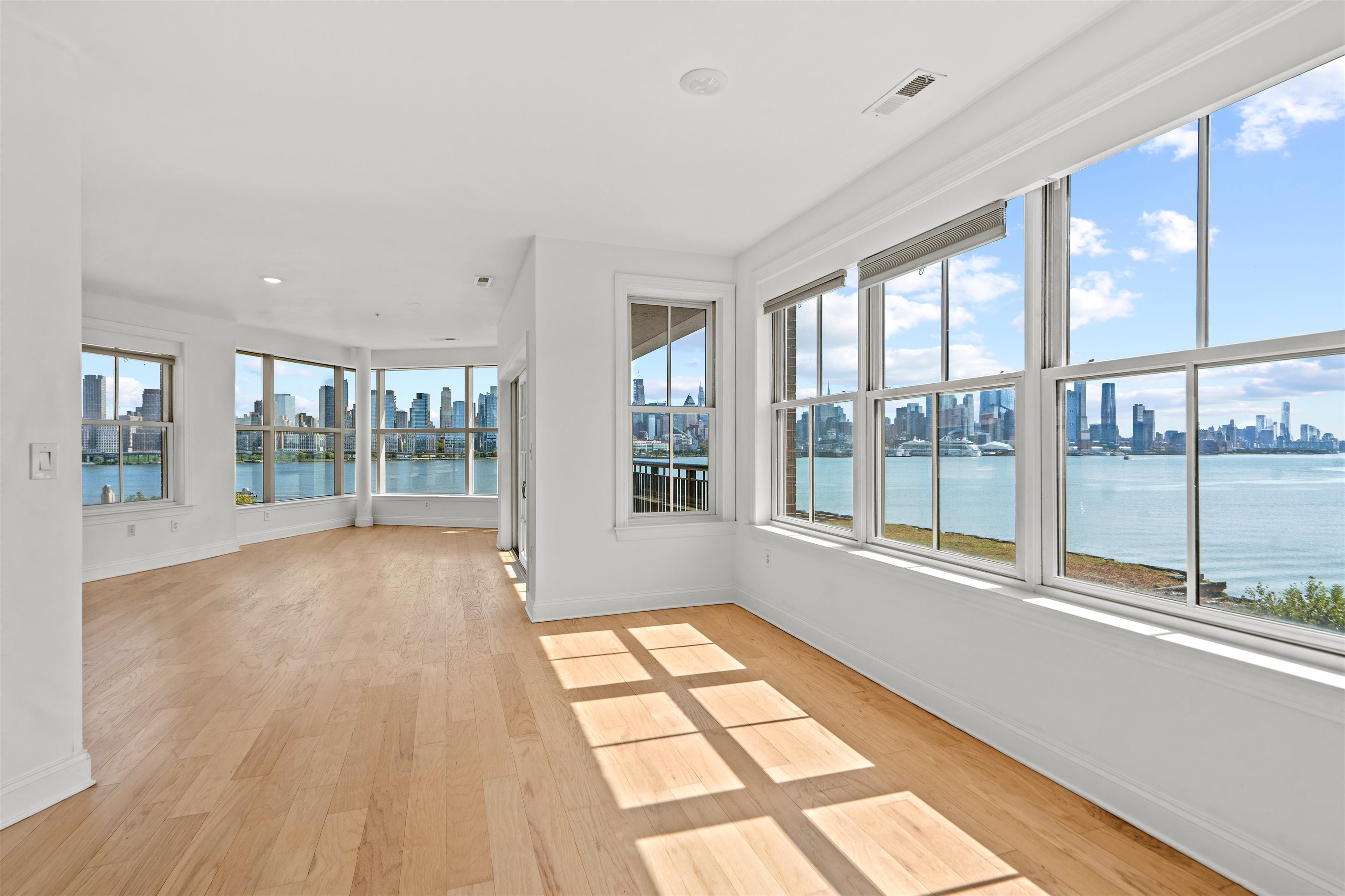 22 AVENUE AT PORT IMPERIAL Unit: 433