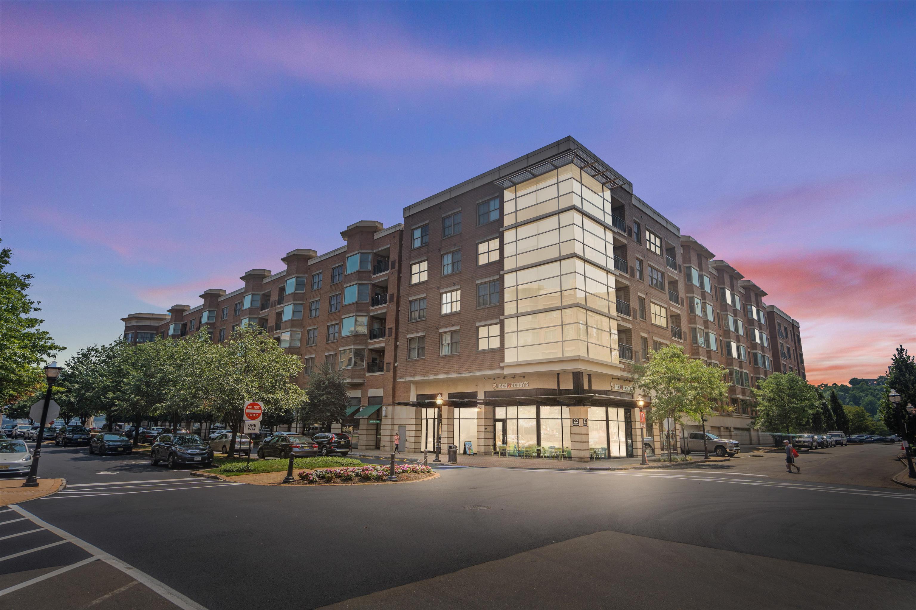 22 AVENUE AT PORT IMPERIAL Unit: 433