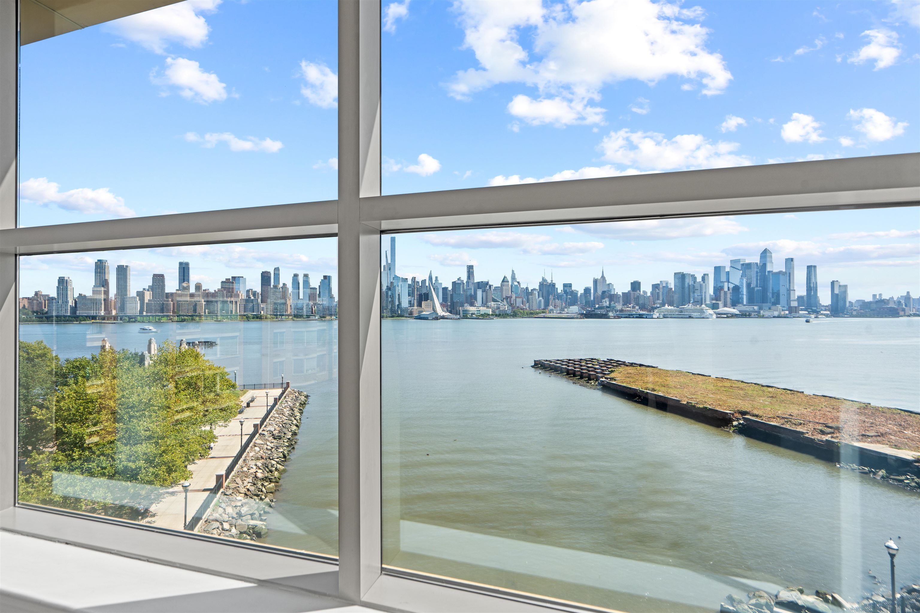 22 AVENUE AT PORT IMPERIAL Unit: 433