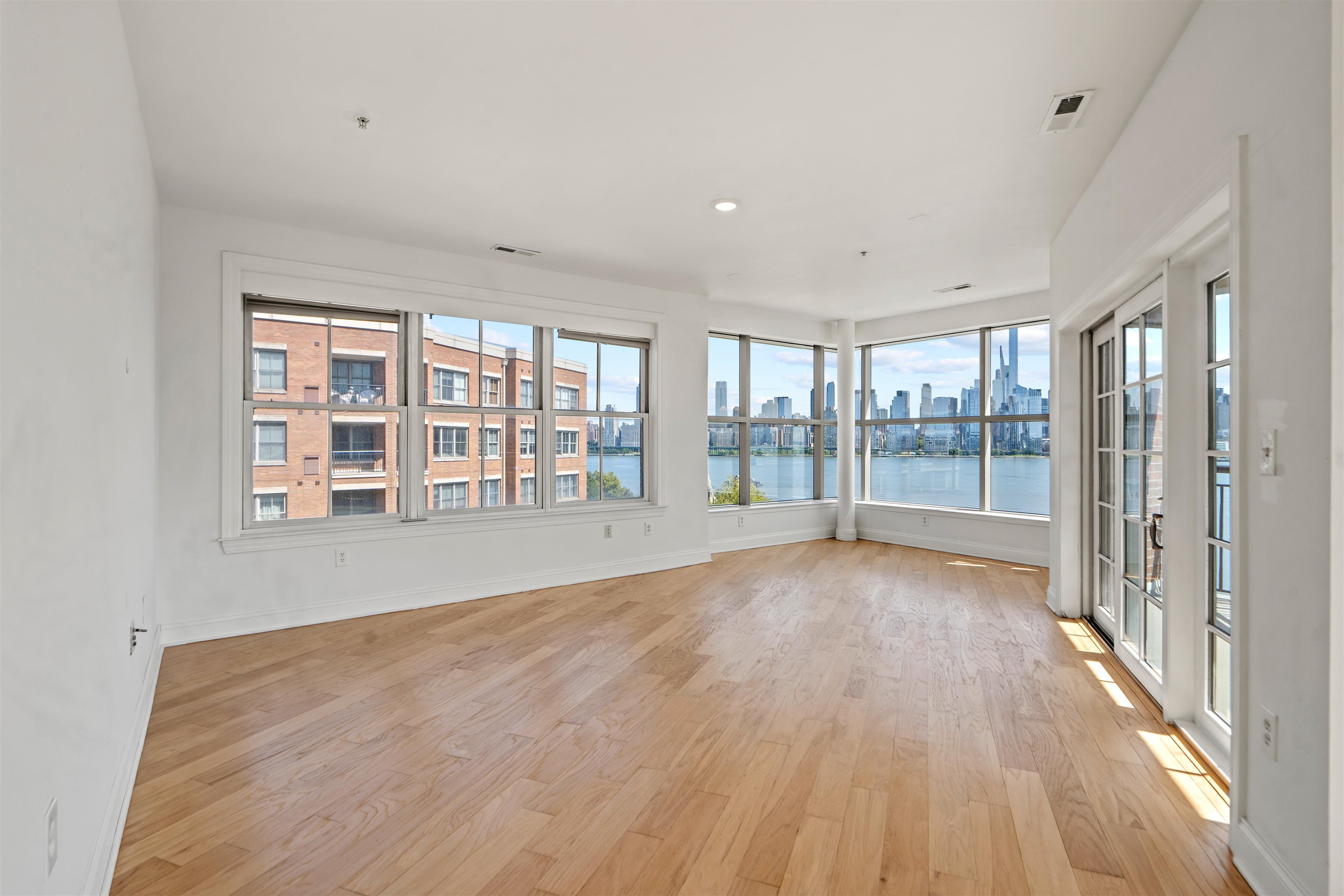 22 AVENUE AT PORT IMPERIAL Unit: 433