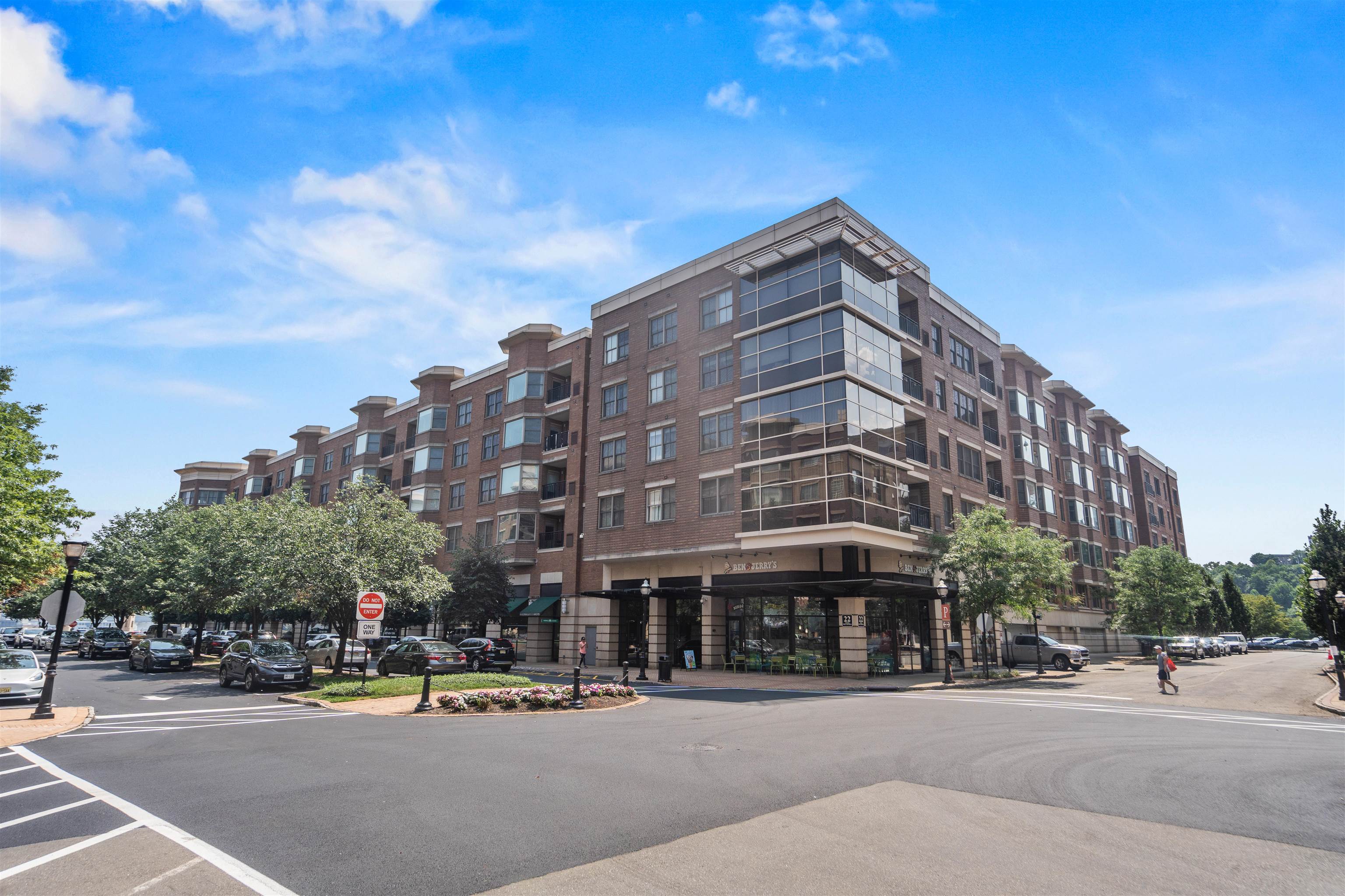 22 AVENUE AT PORT IMPERIAL Unit: 433