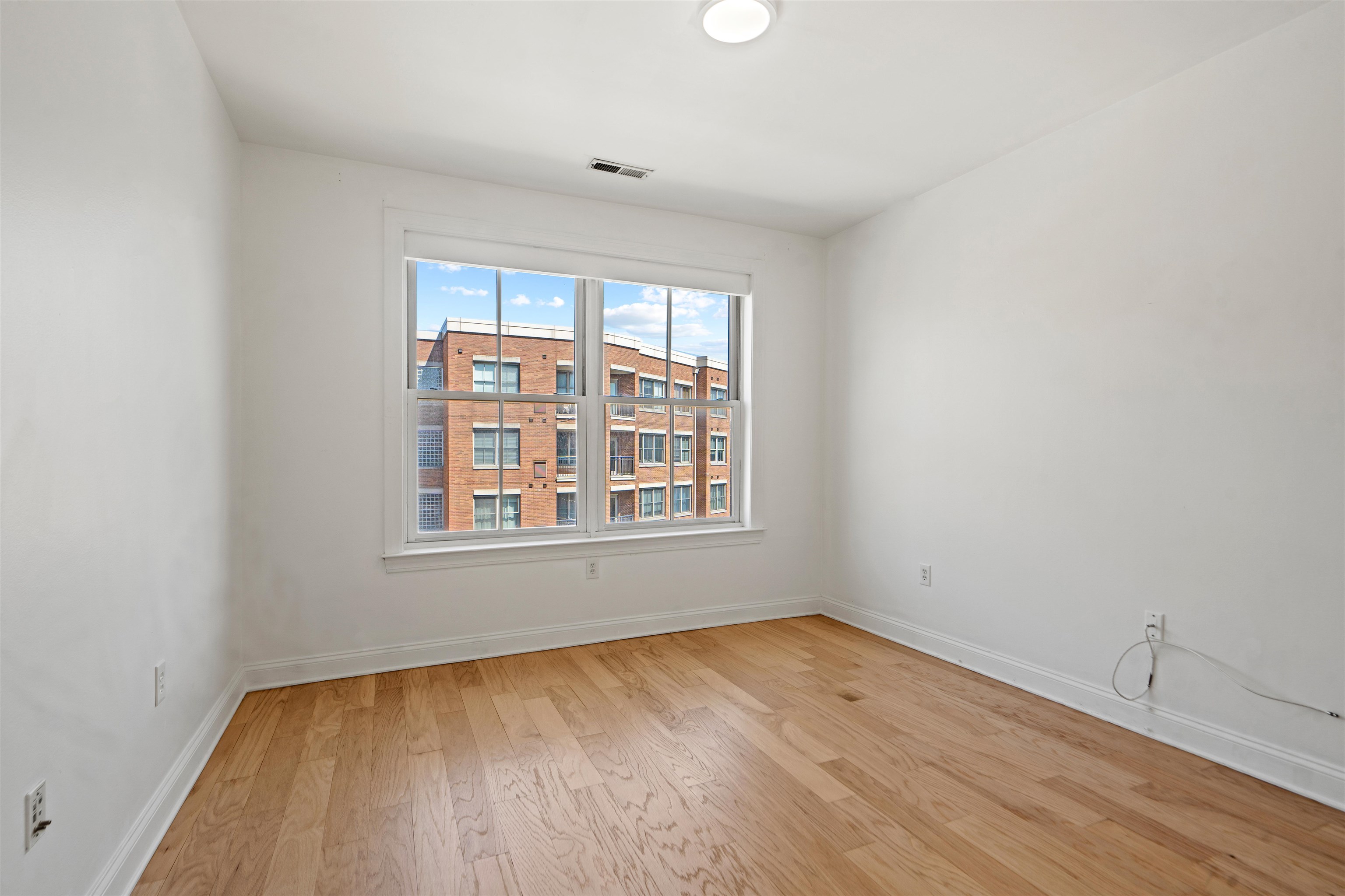 22 AVENUE AT PORT IMPERIAL Unit: 433