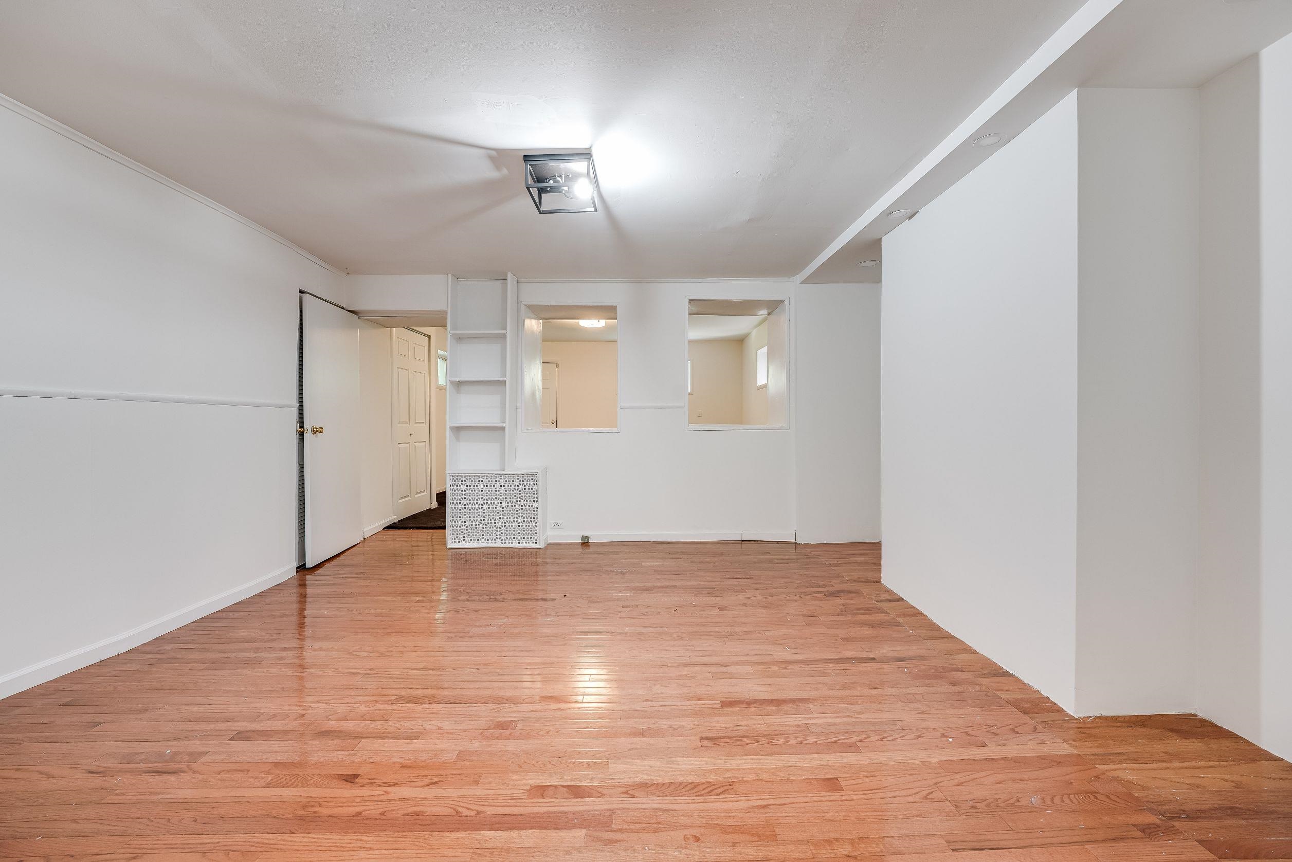 370 FORREST ST Unit: 1
