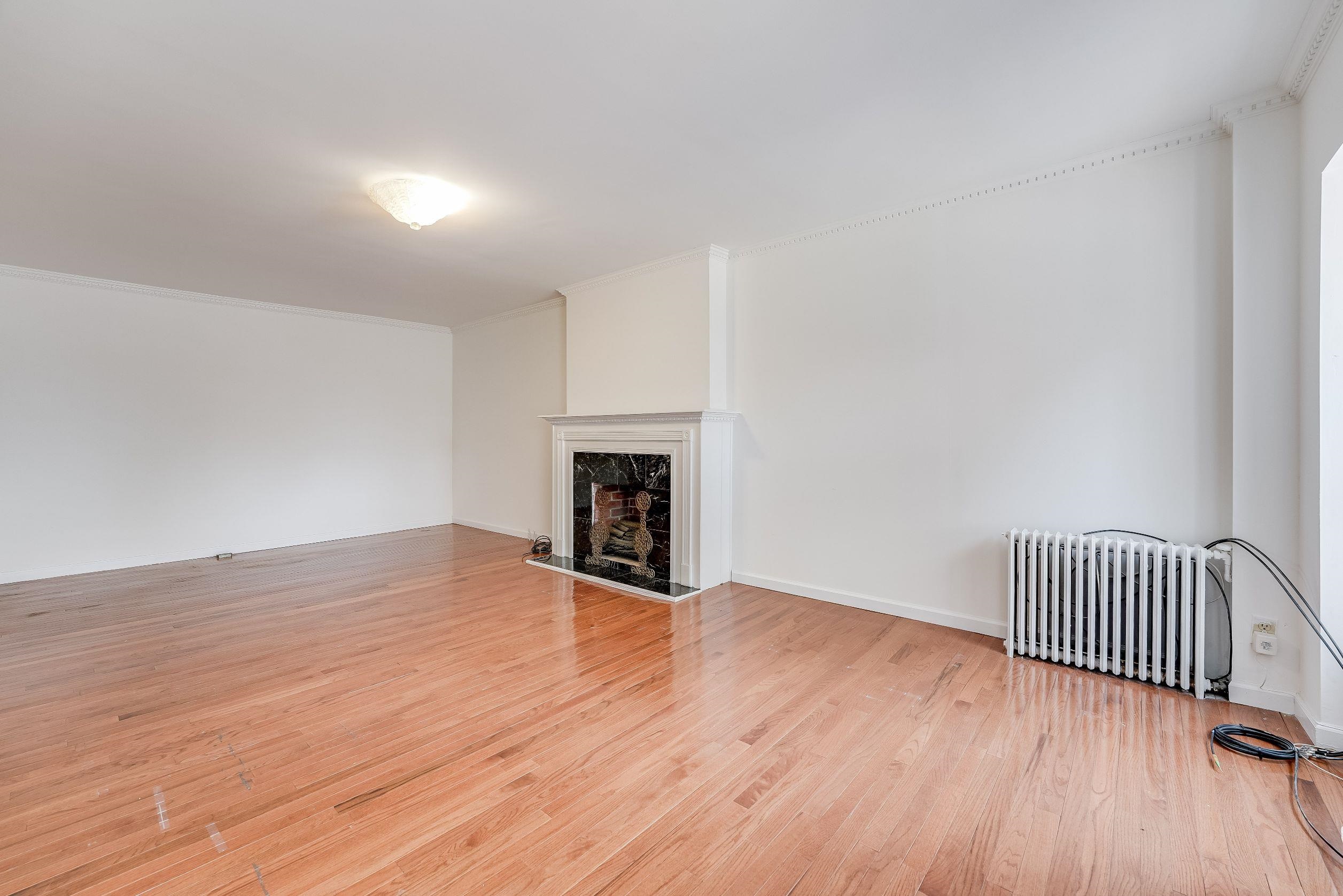 370 FORREST ST Unit: 1