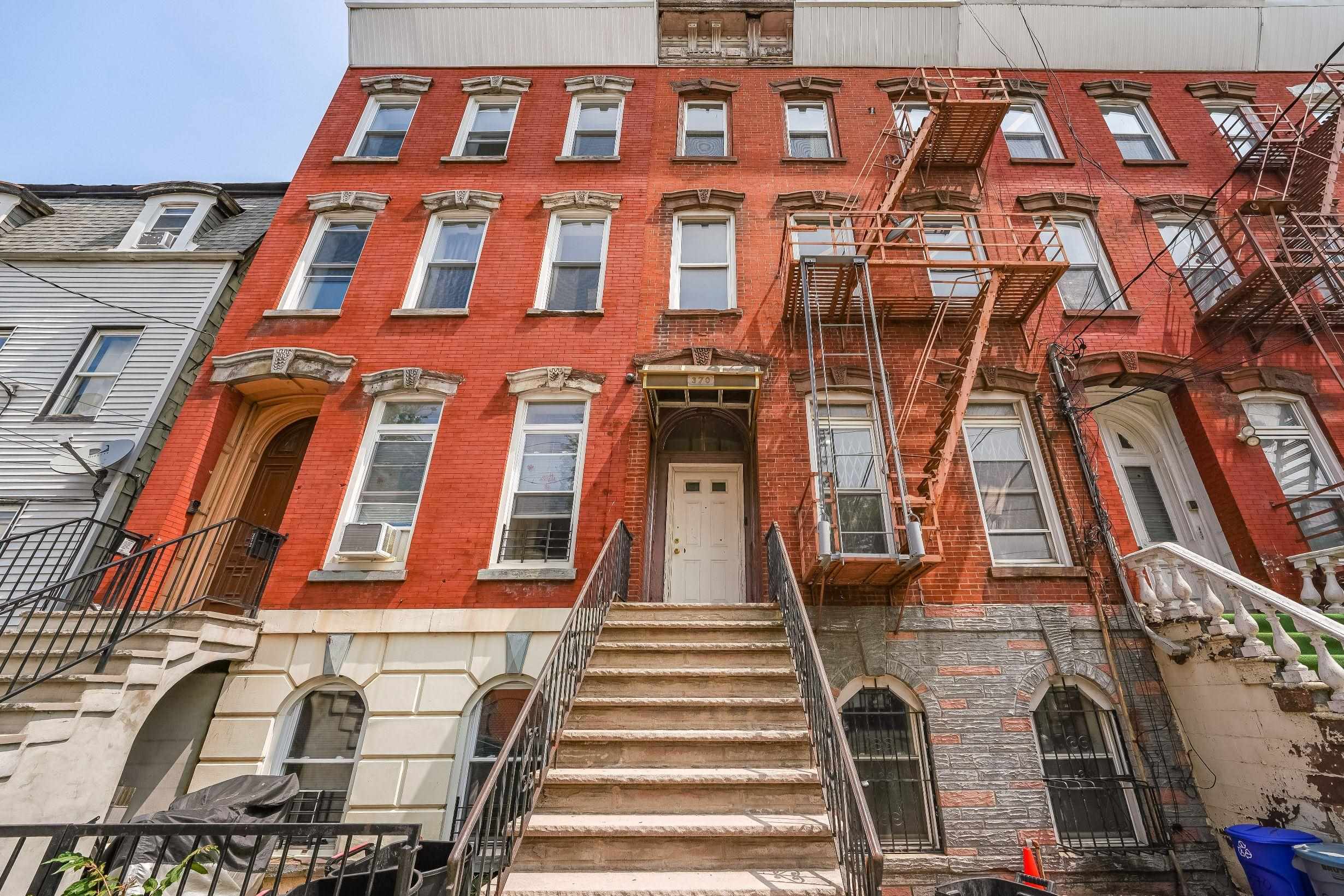 370 FORREST ST Unit: 1