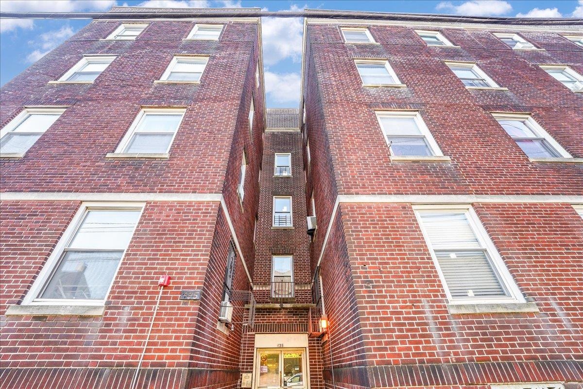 435 53RD ST Unit: C5