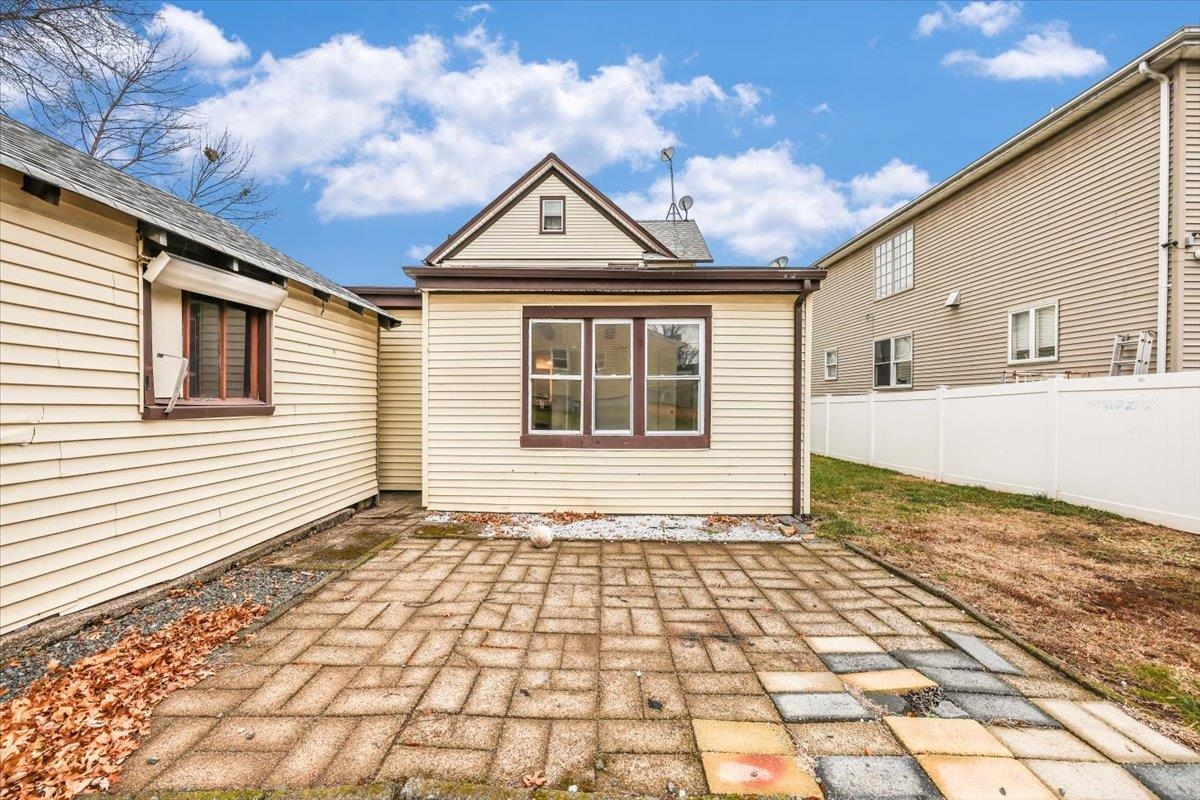 86 WEST MAIN ST Unit: 1