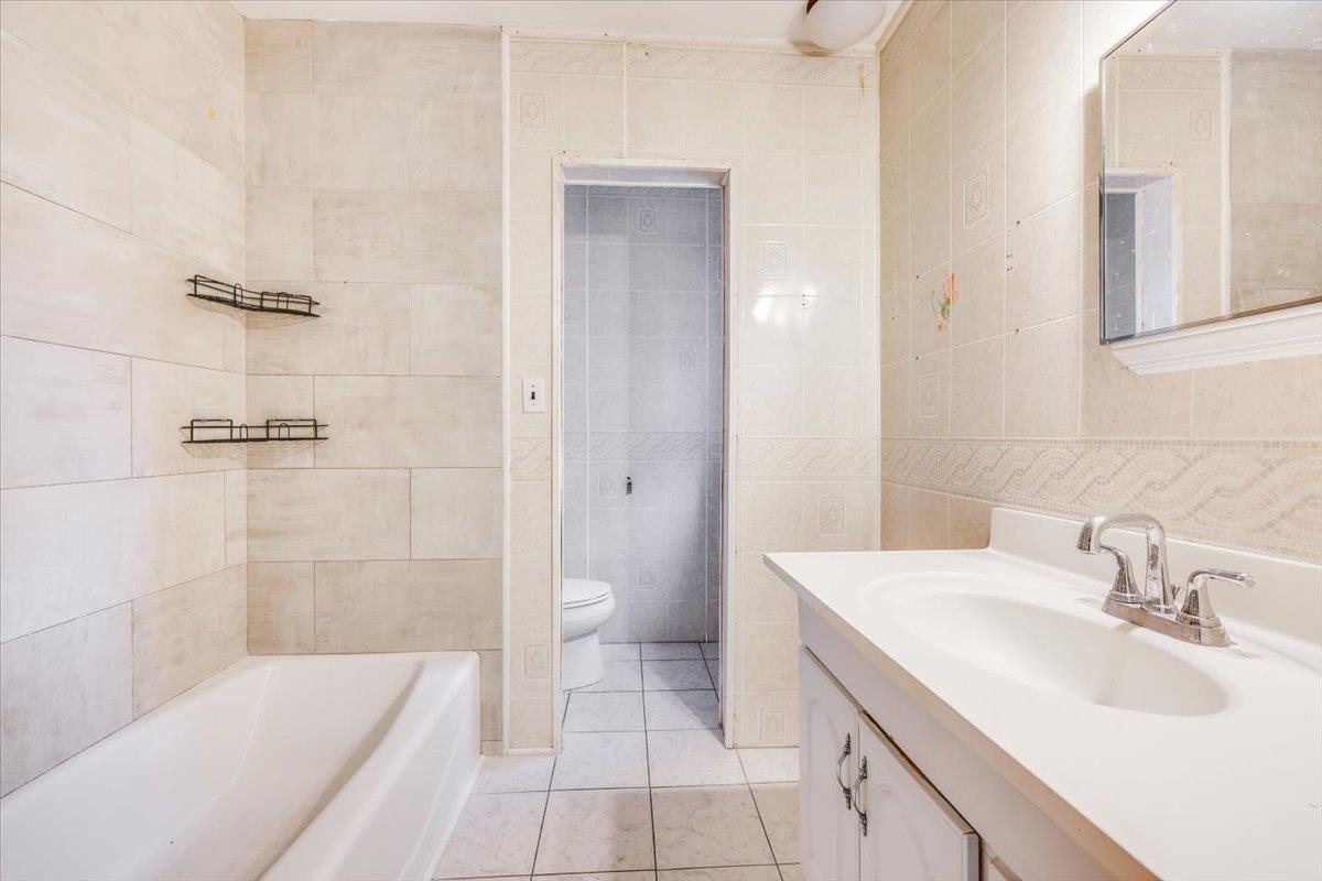 86 WEST MAIN ST Unit: 1