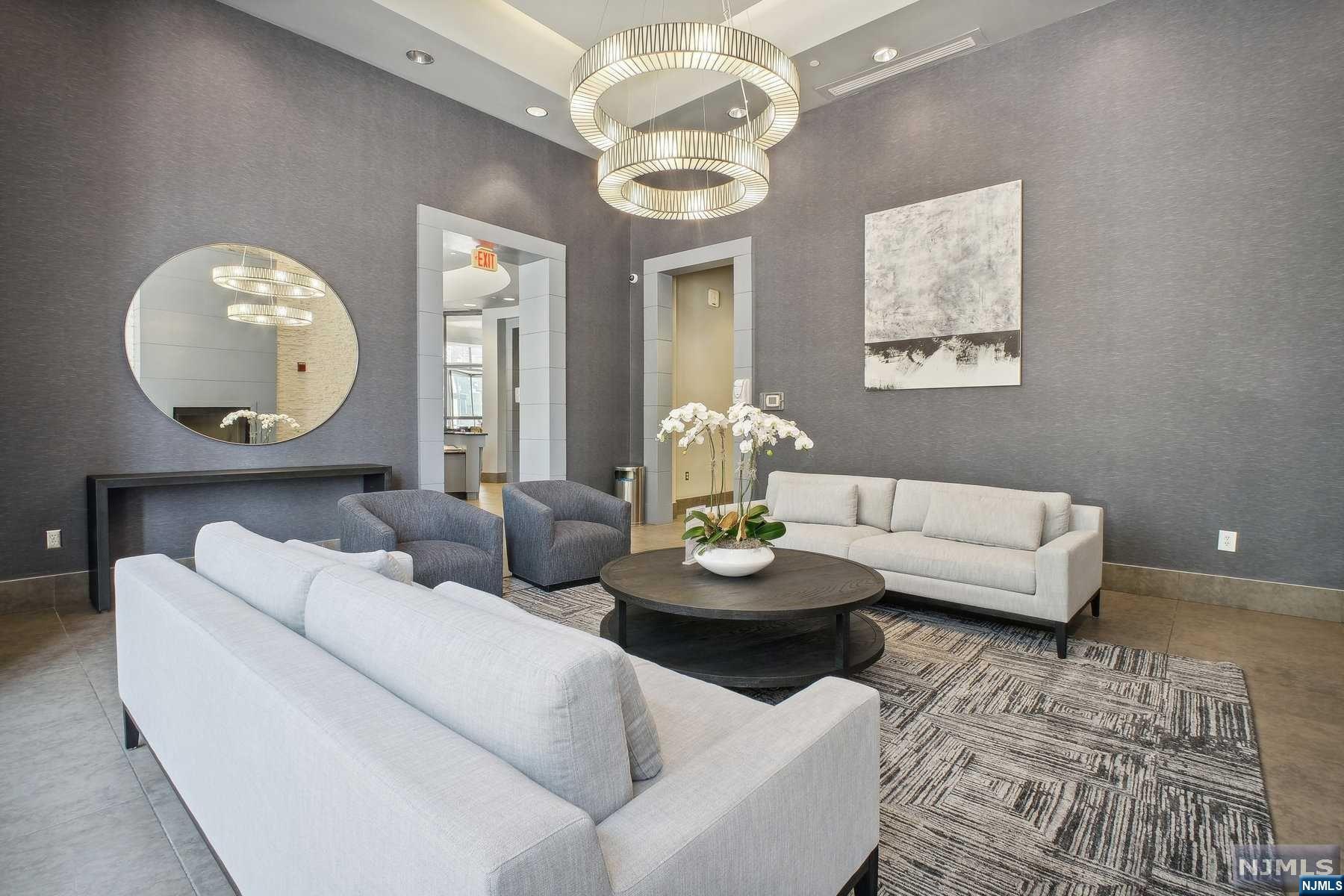 201 Marin Boulevard 617