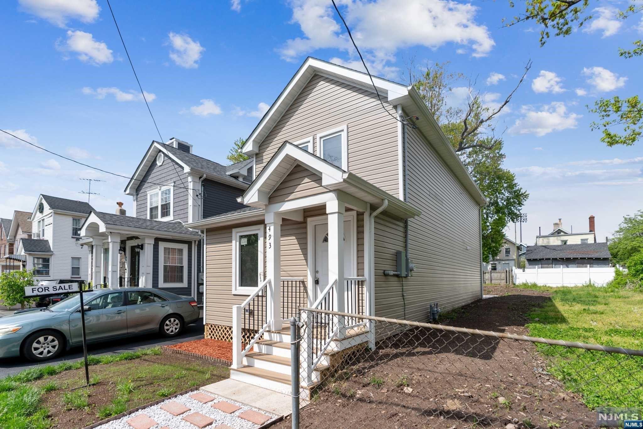 493 Madison Street