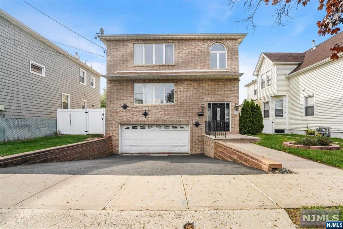 418 10th Street