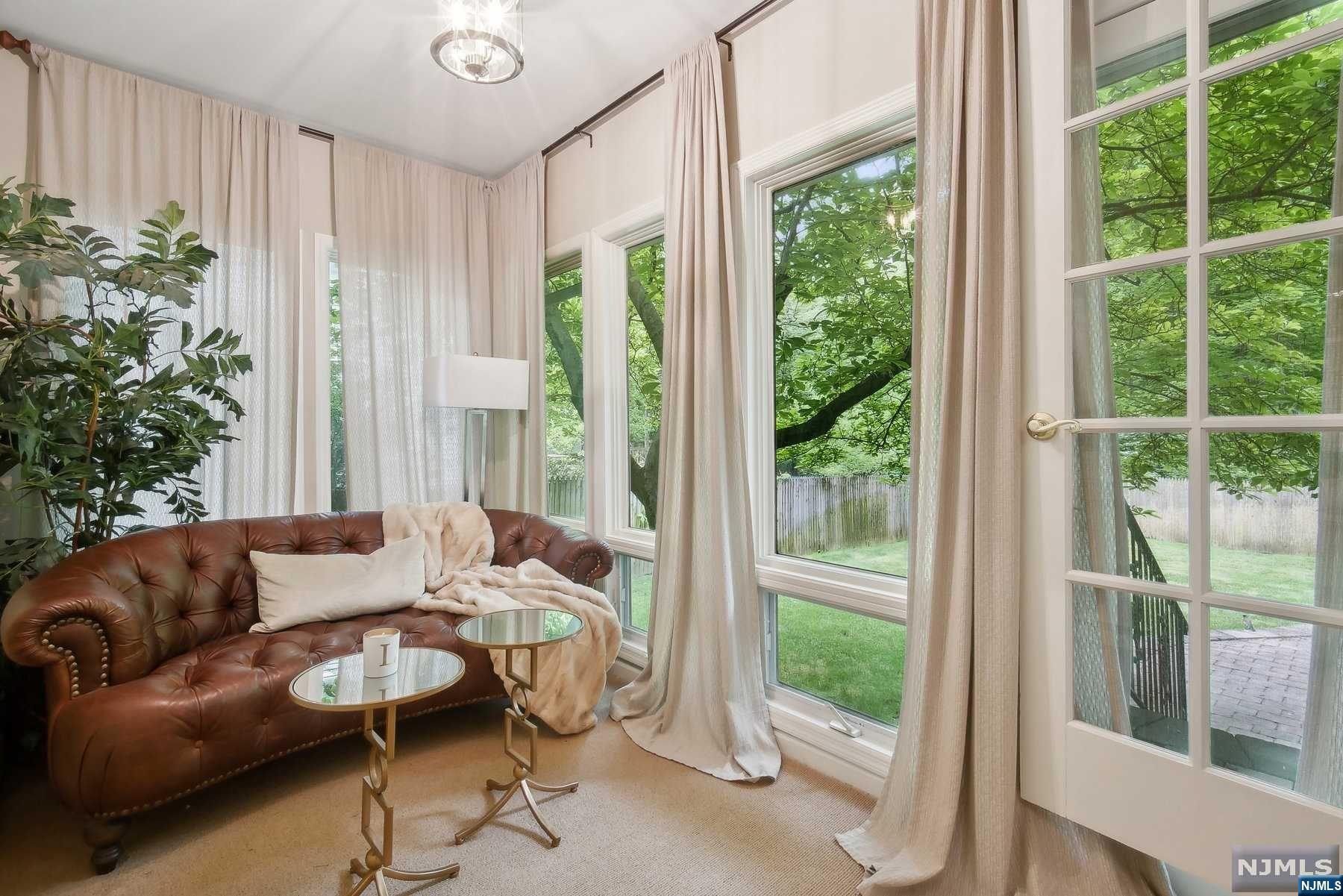 338 Van Nostrand Avenue